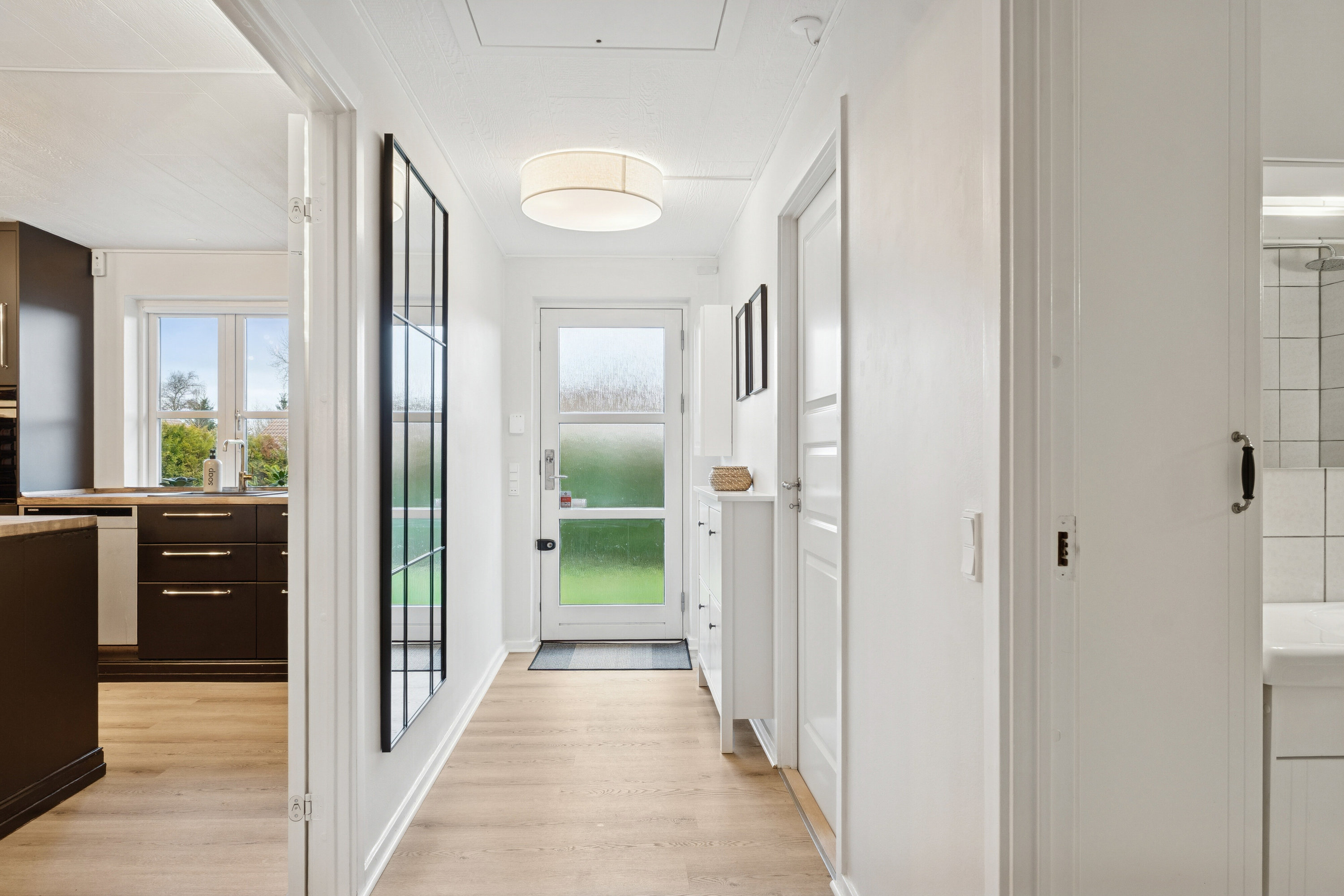 Fremhævet hall billede i fuldskærmstilstand. Billede af Ternesøparken 39, Terslev, 4690 Haslev