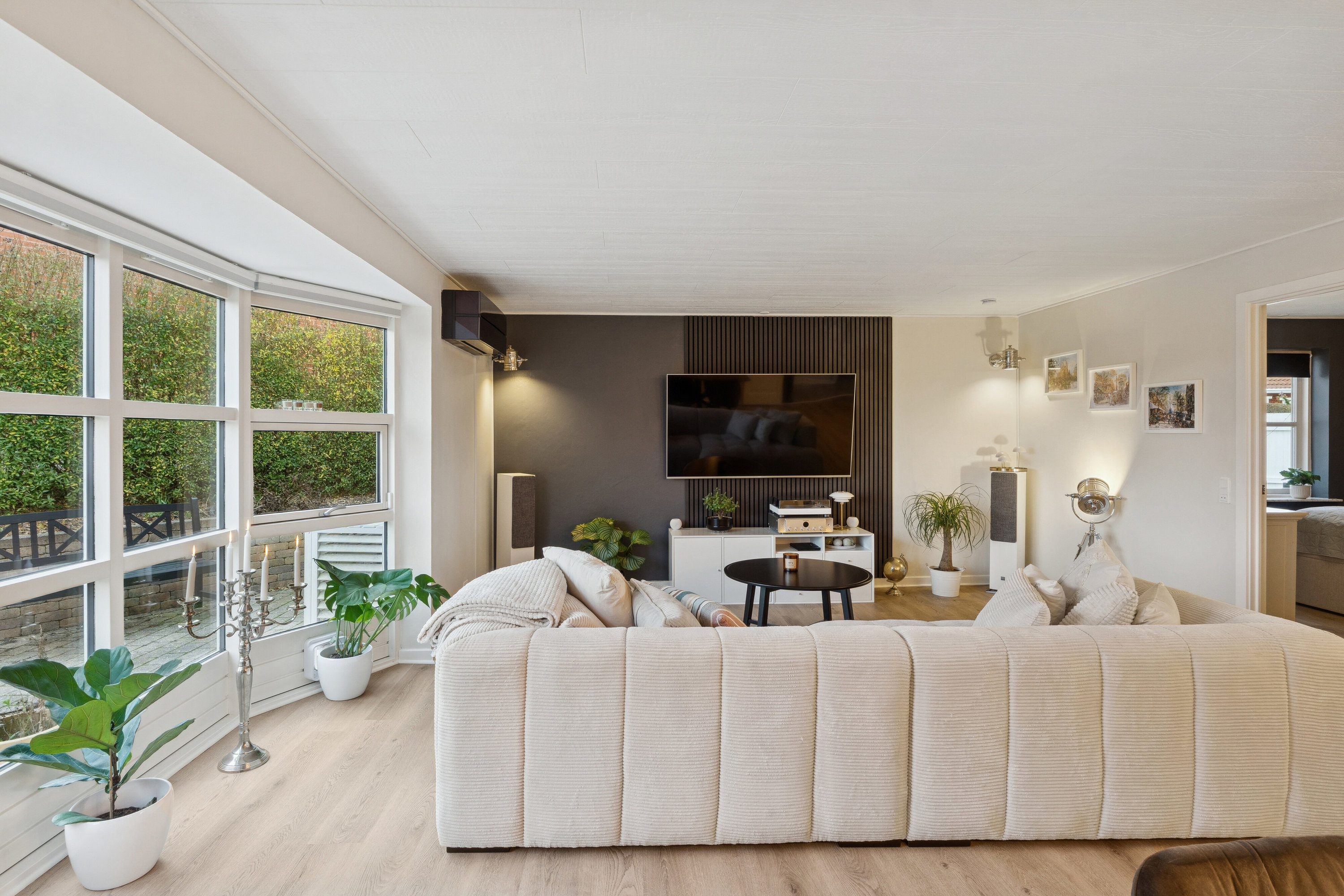 Fremhævet stue billede i fuldskærmstilstand. Billede af Ternesøparken 39, Terslev, 4690 Haslev