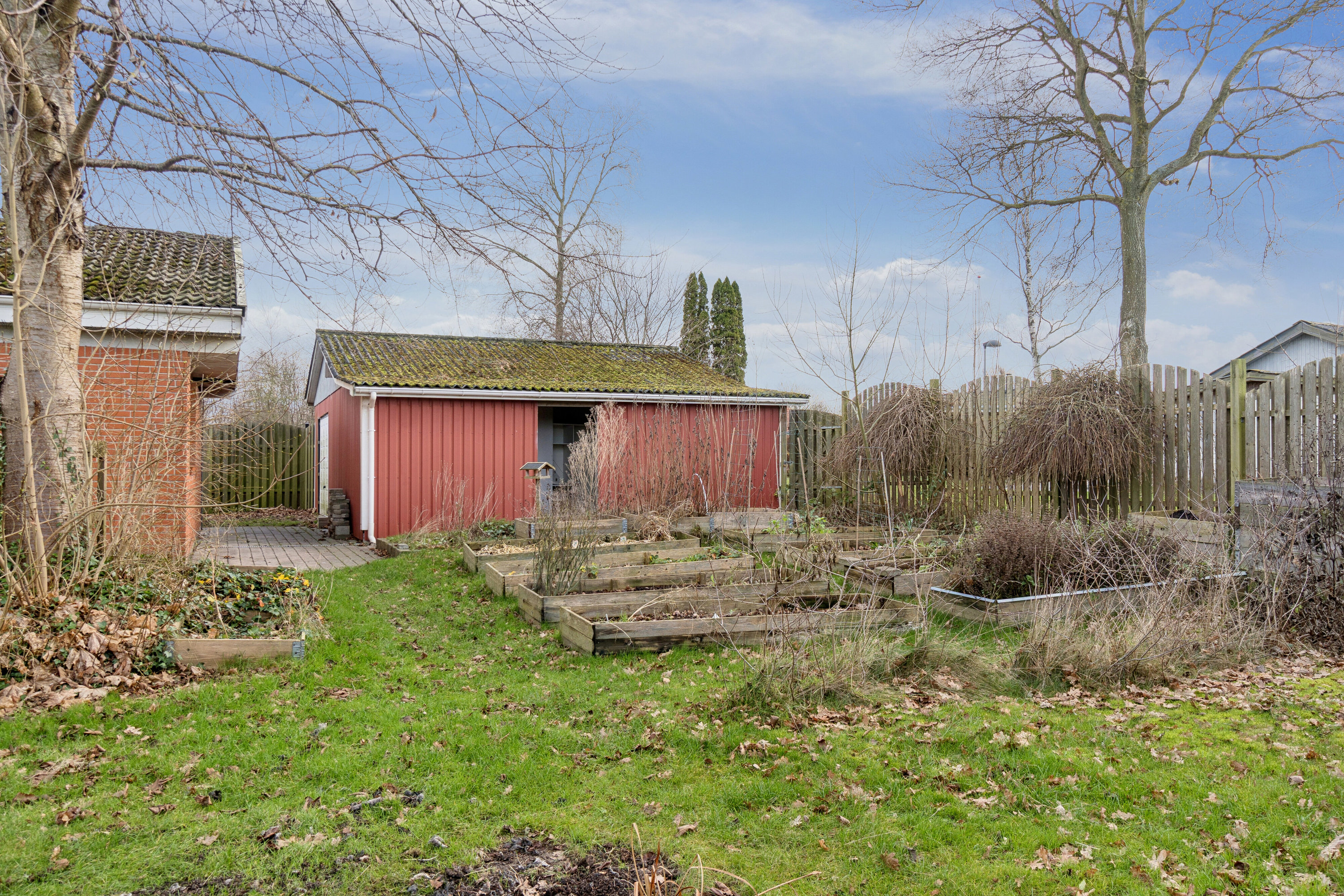 Fremhævet set fra haven billede i fuldskærmstilstand. Billede af Bymarken 54, 4490 Jerslev Sjælland