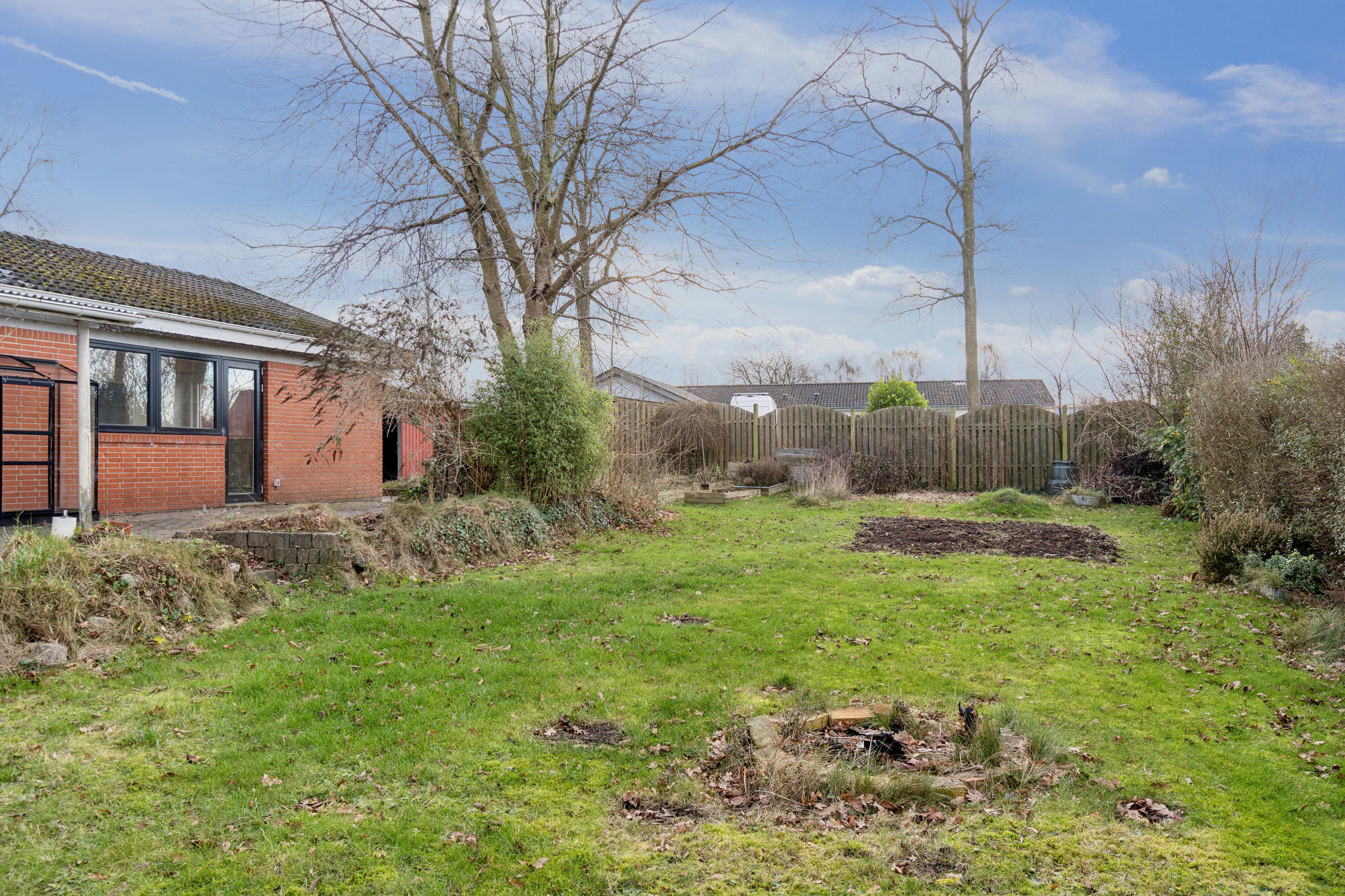 Fremhævet udendørs billede i fuldskærmstilstand. Billede af Bymarken 54, 4490 Jerslev Sjælland