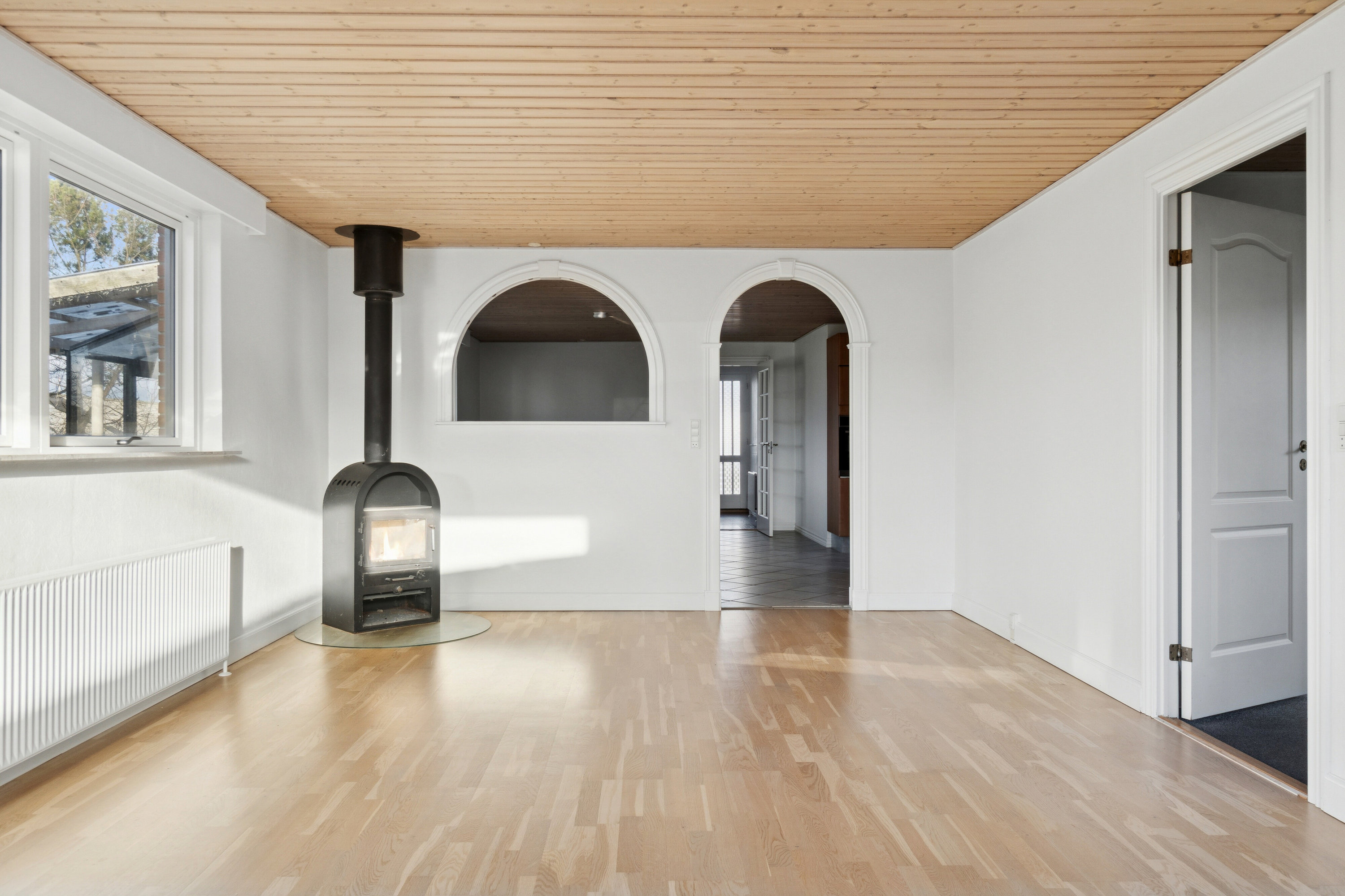 Fremhævet stue billede i fuldskærmstilstand. Billede af Bymarken 54, 4490 Jerslev Sjælland