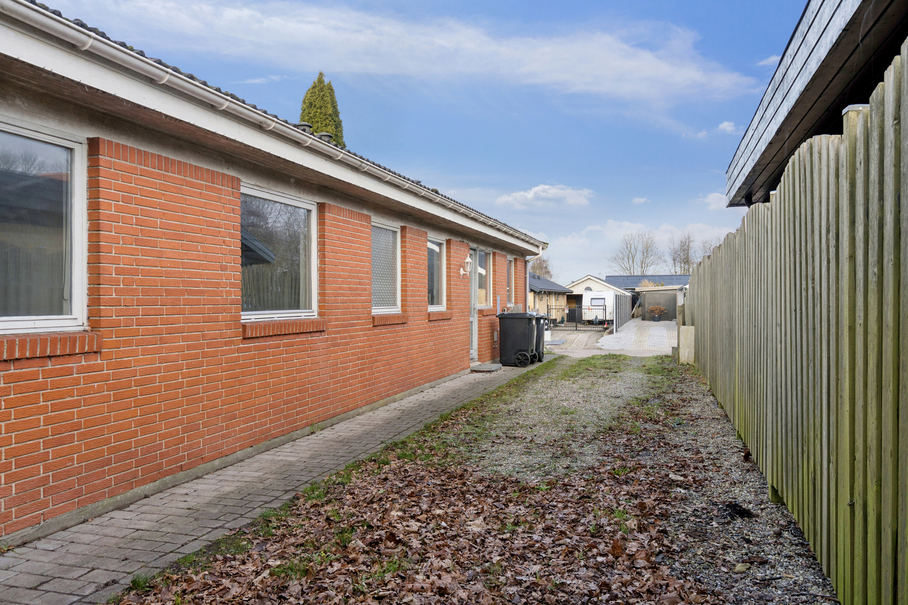 Fremhævet udendørs billede i fuldskærmstilstand. Billede af Bymarken 54, 4490 Jerslev Sjælland