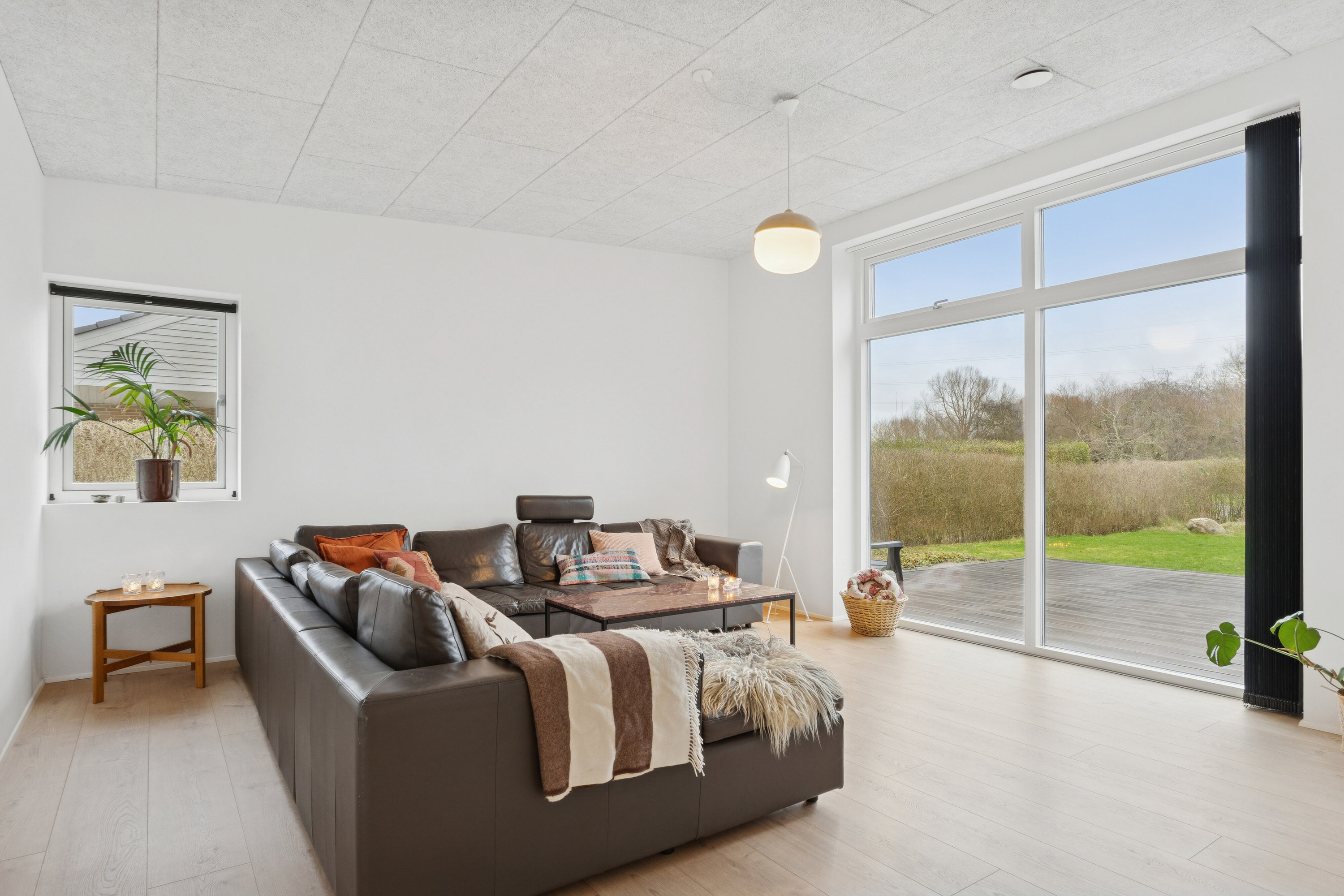 Fremhævet stue billede i fuldskærmstilstand. Billede af Vestergårdsvangen 92, Stavtrup, 8260 Viby J