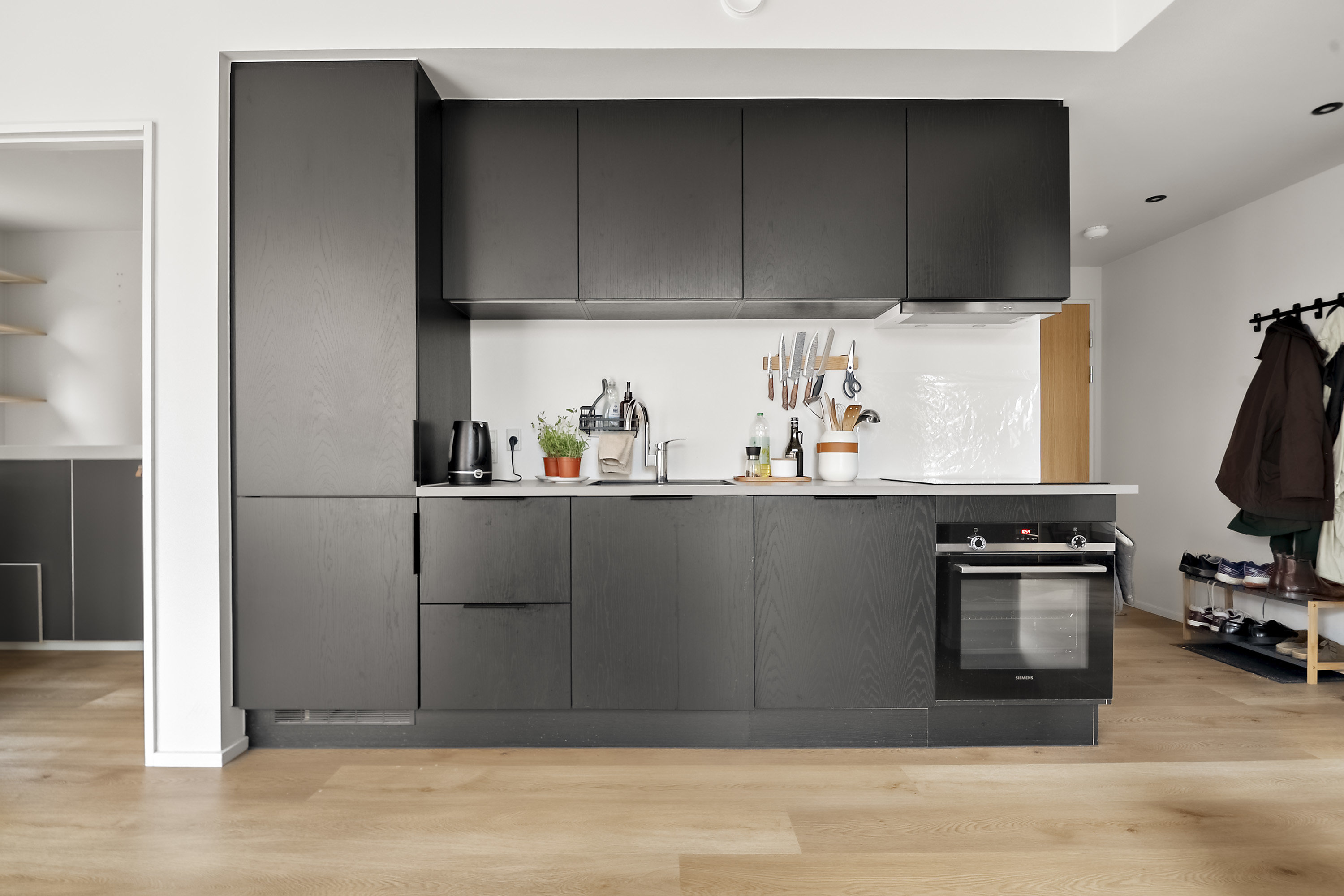 Fremhævet køkken billede i fuldskærmstilstand. Billede af Edouard Suensons Gade 10, 2. 1., Trøjborg, 8200 Aarhus N