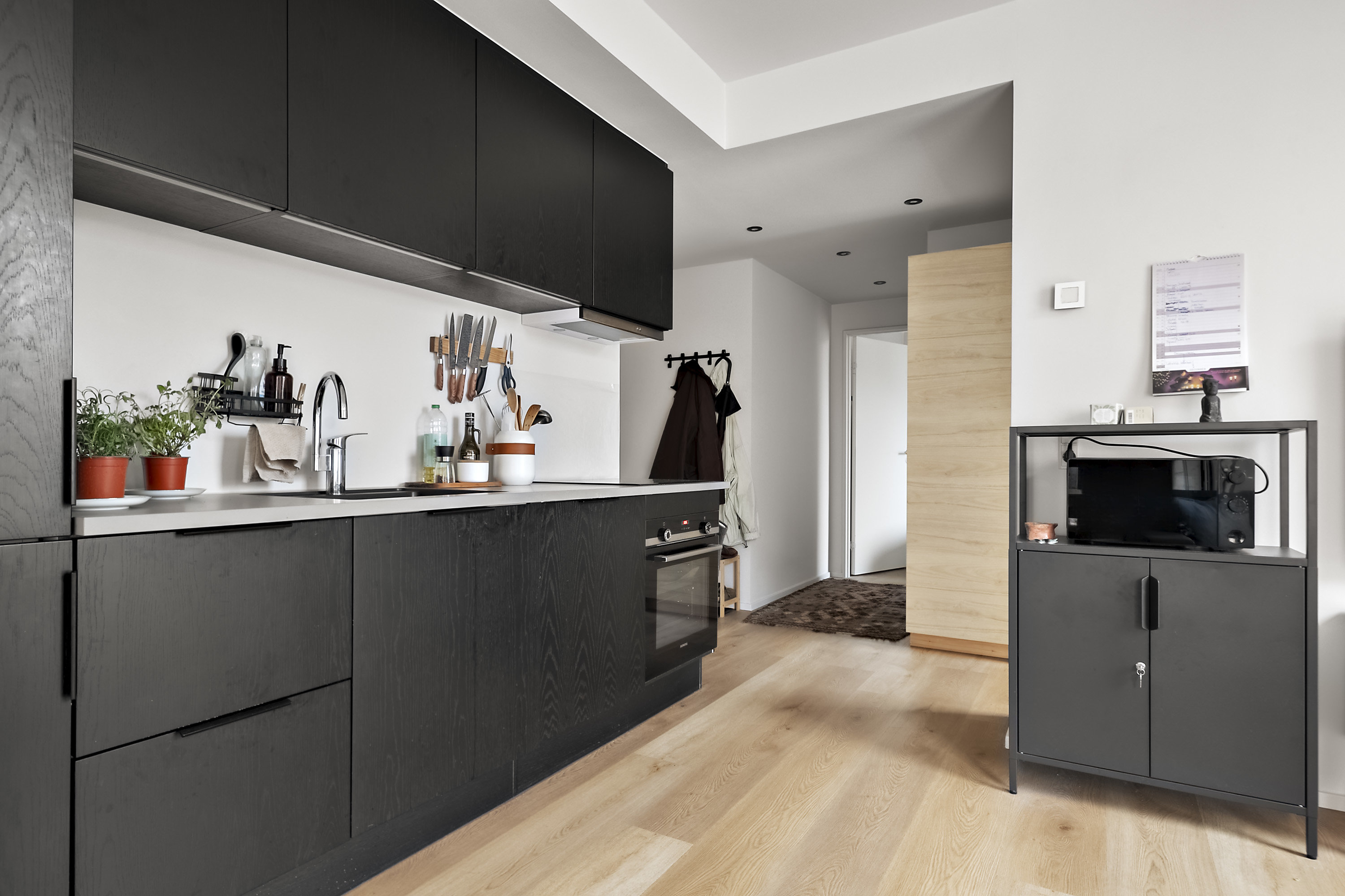 Fremhævet køkken billede i fuldskærmstilstand. Billede af Edouard Suensons Gade 10, 2. 1., Trøjborg, 8200 Aarhus N