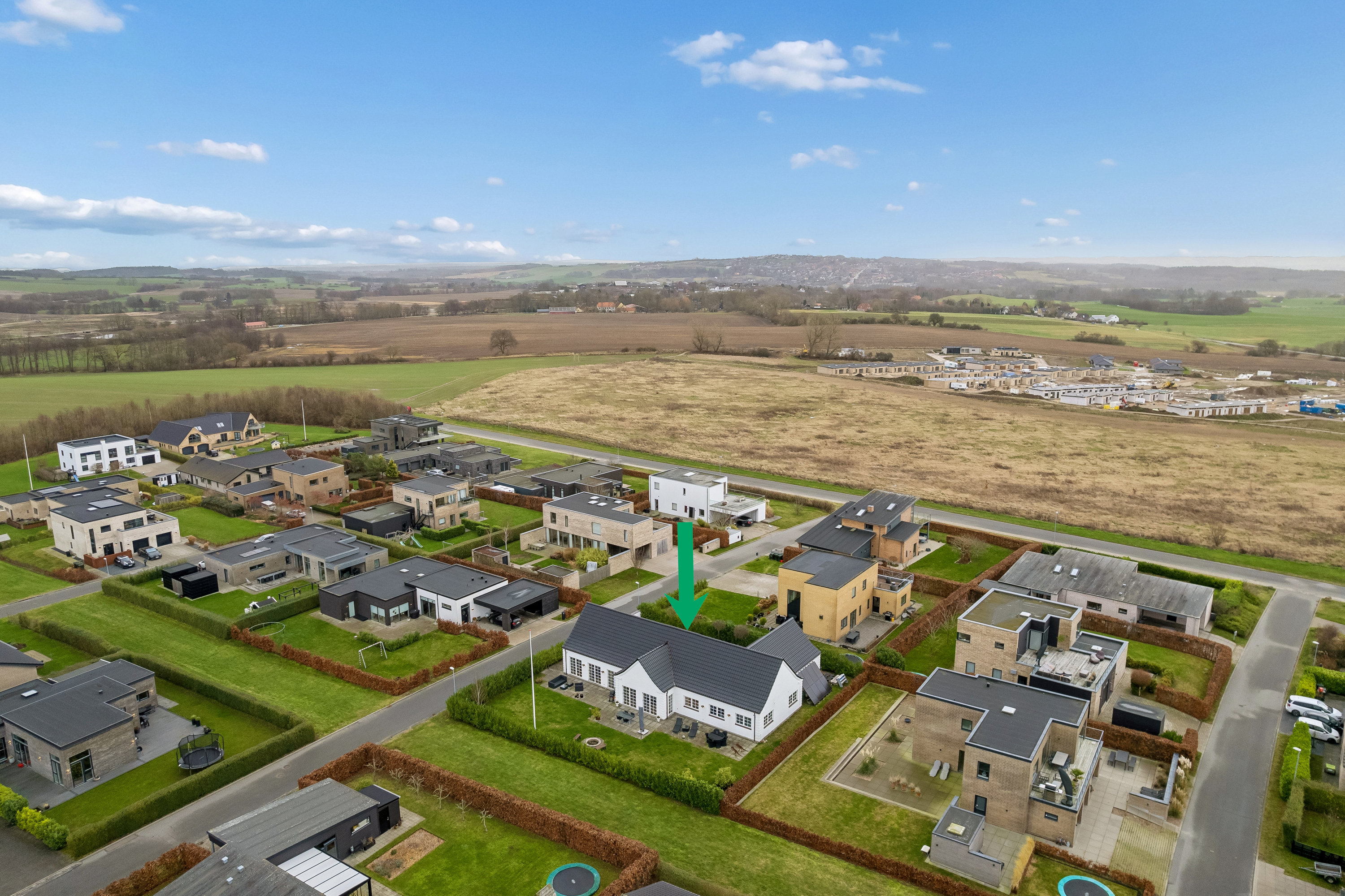 Fremhævet luftfoto billede i fuldskærmstilstand. Billede af Vorregårdsparken 61, Ugelbølle, 8410 Rønde