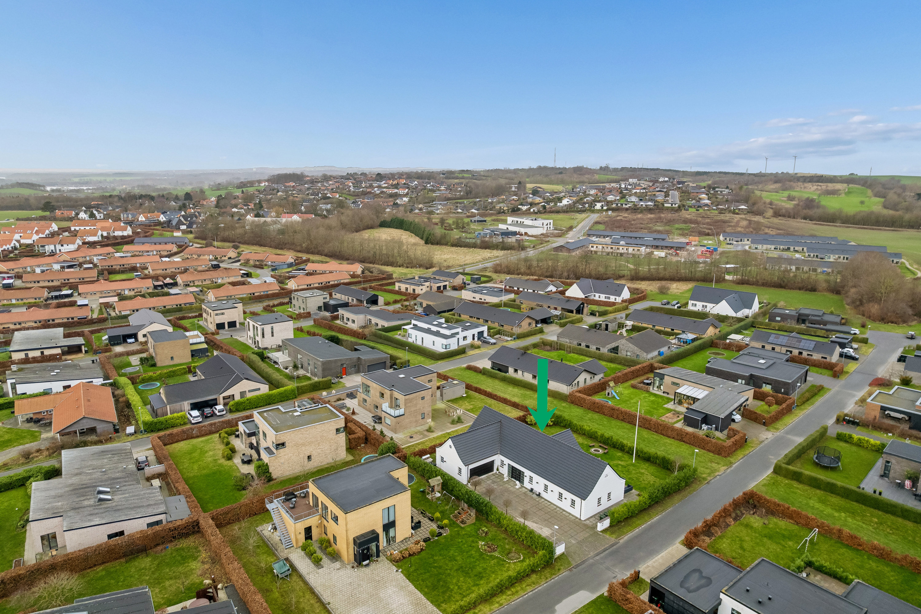 Fremhævet luftfoto billede i fuldskærmstilstand. Billede af Vorregårdsparken 61, Ugelbølle, 8410 Rønde