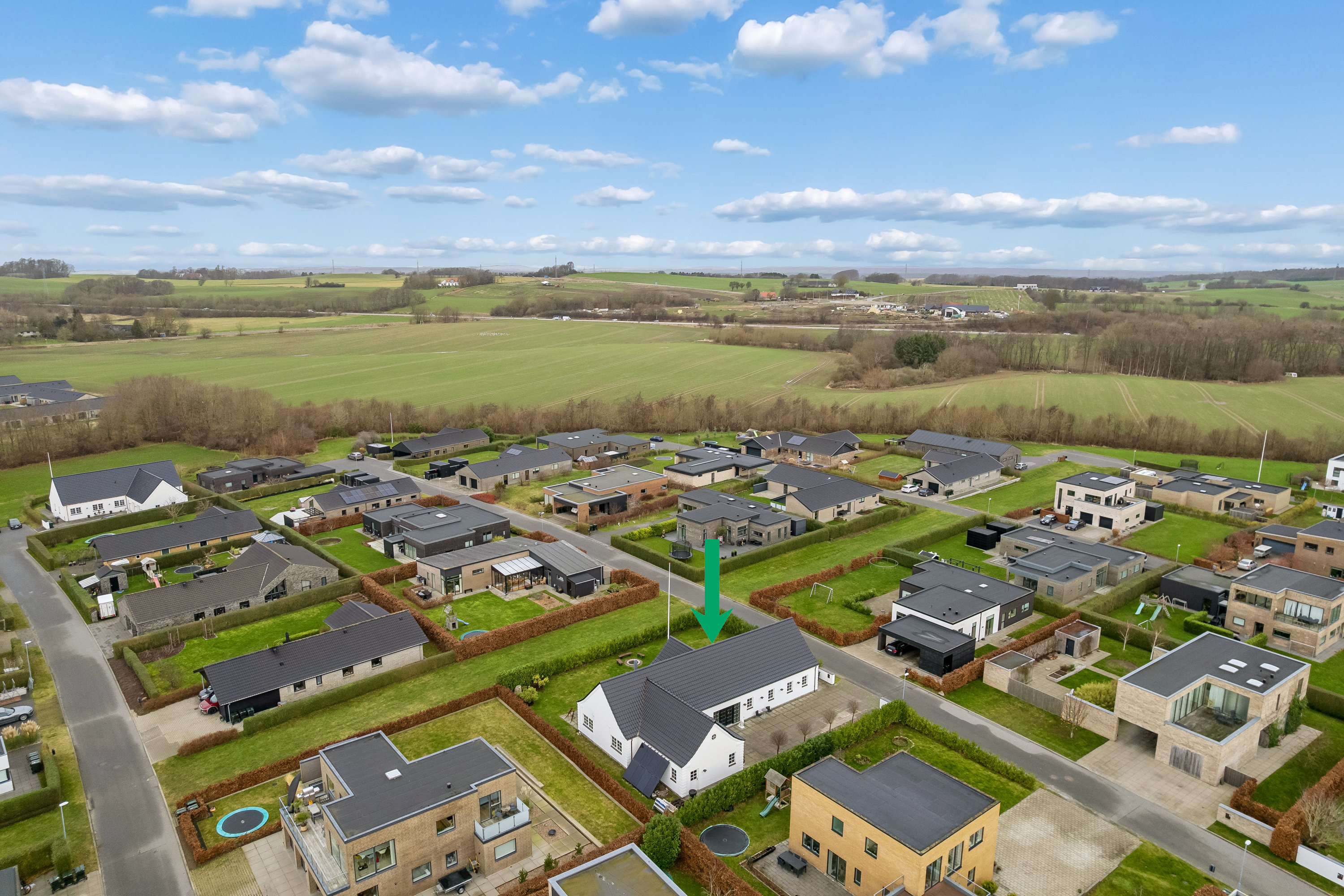 Fremhævet luftfoto billede i fuldskærmstilstand. Billede af Vorregårdsparken 61, Ugelbølle, 8410 Rønde