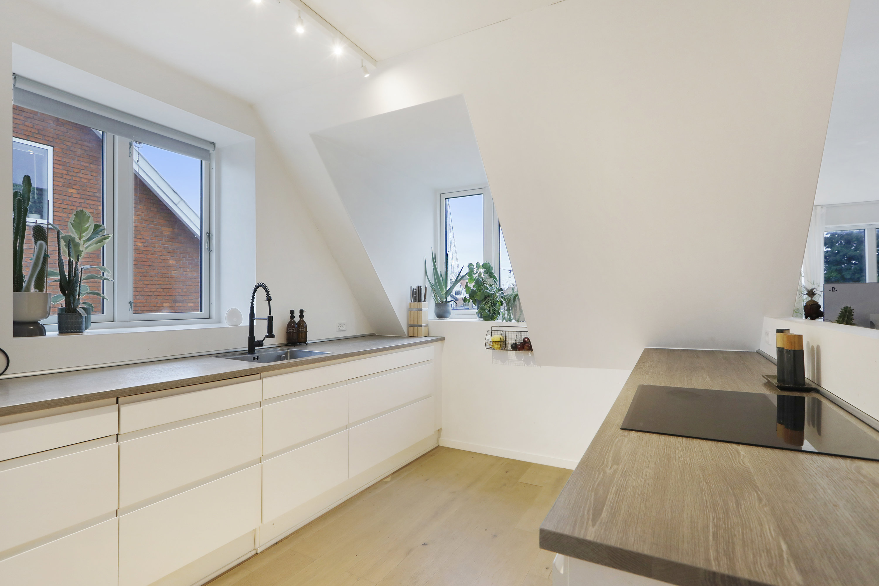 Fremhævet  billede i fuldskærmstilstand. Billede af Engsletten 10A, 2300 København S