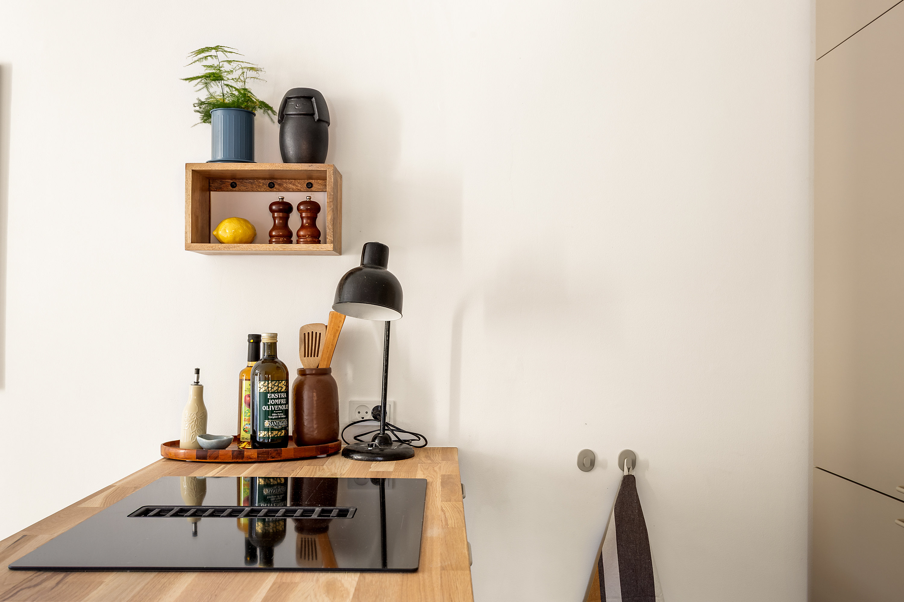 Fremhævet køkken billede i fuldskærmstilstand. Billede af Husumgade 1, st.. 1., 2200 København N