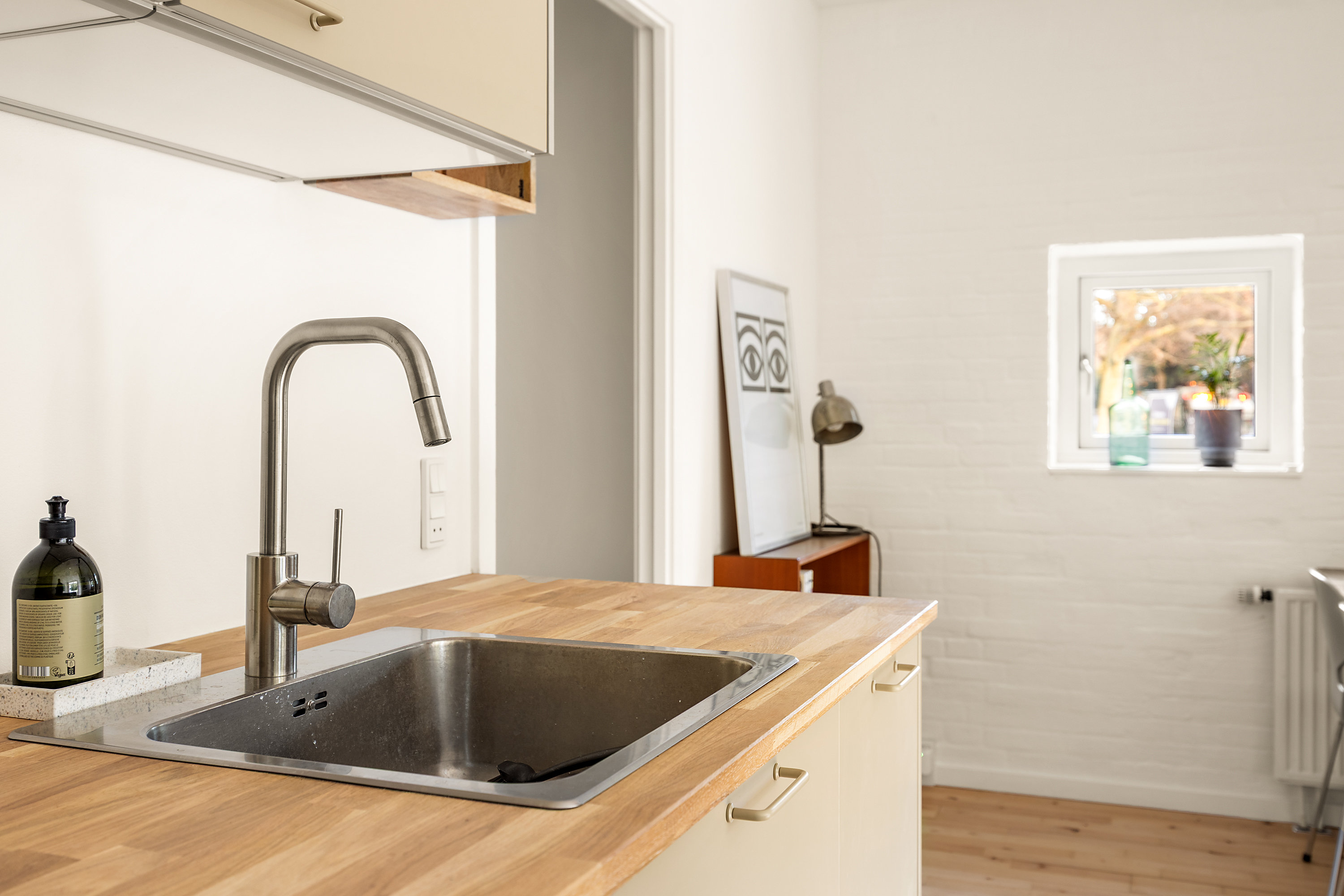 Fremhævet køkken billede i fuldskærmstilstand. Billede af Husumgade 1, st.. 1., 2200 København N