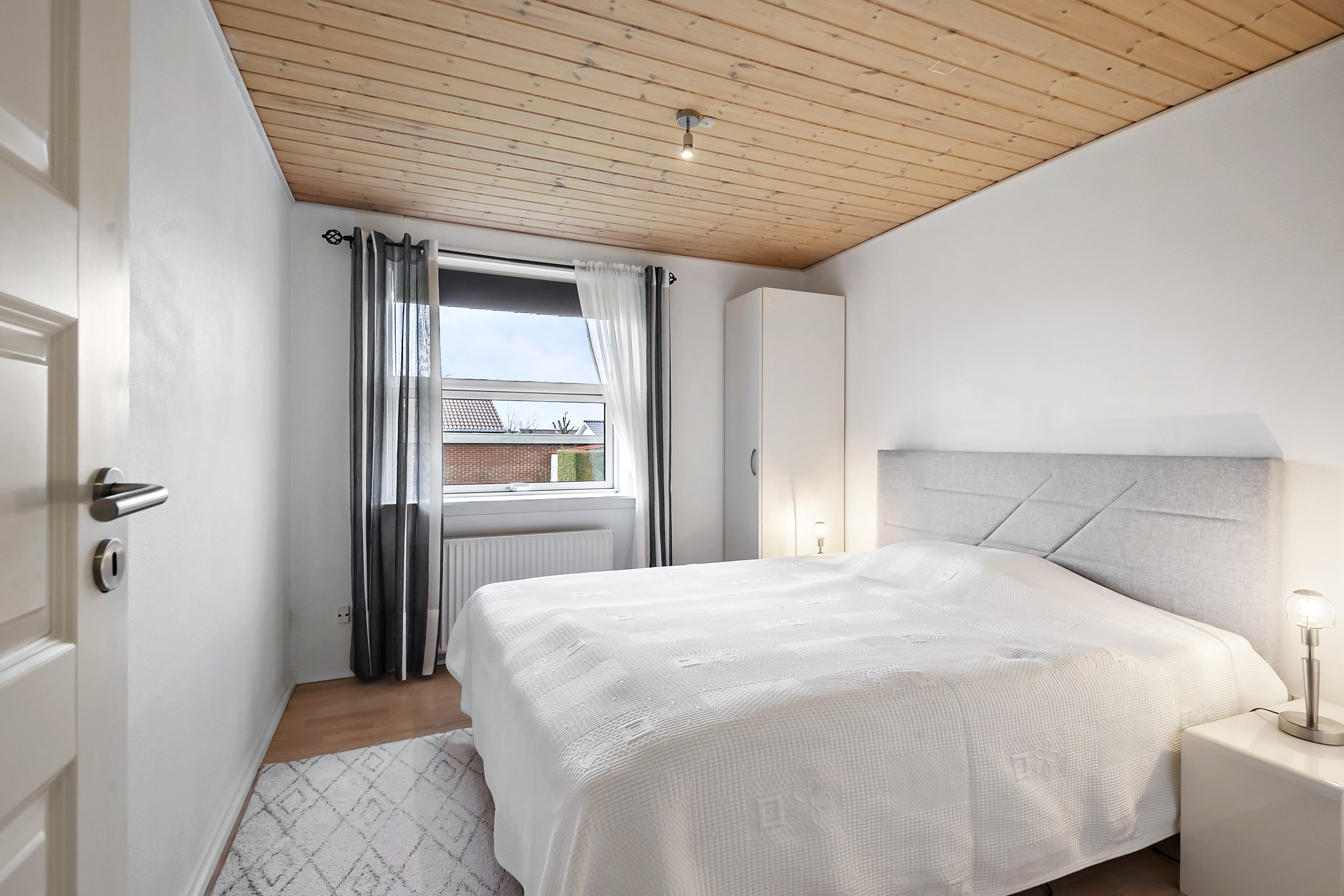 Fremhævet soveværelse billede i fuldskærmstilstand. Billede af Thulevej 41, 6715 Esbjerg N