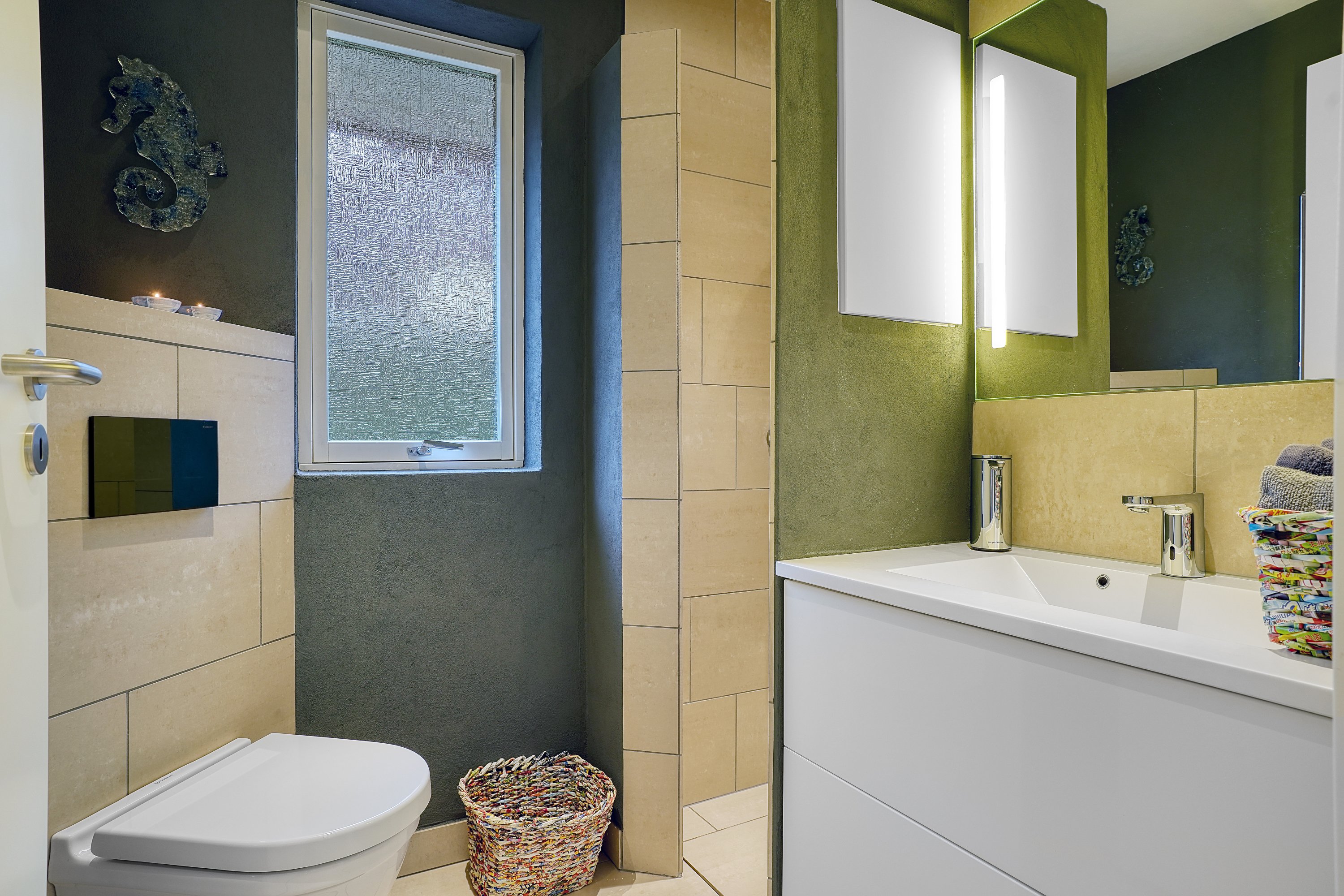 Fremhævet badeværelse billede i fuldskærmstilstand. Billede af Skolekrogen 10, 3500 Værløse