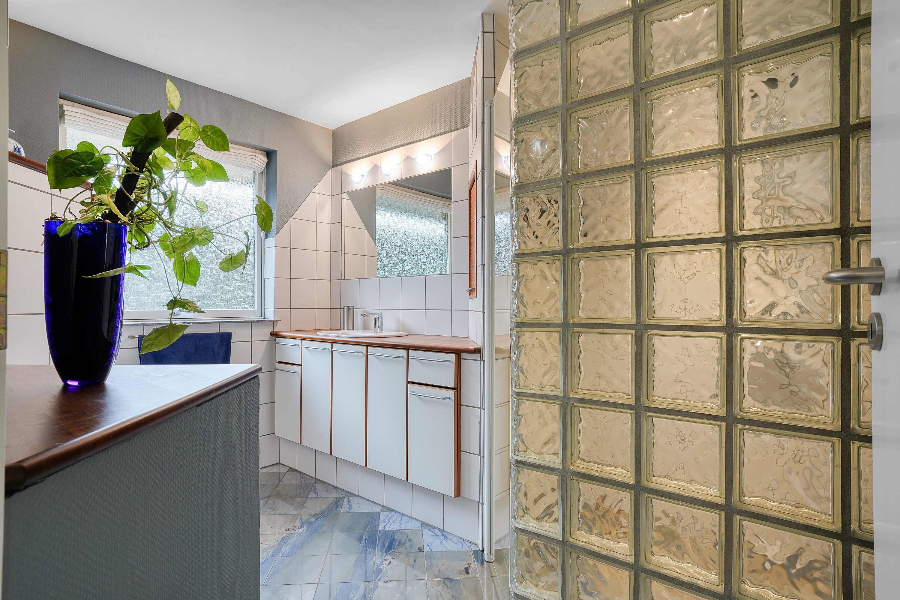 Fremhævet badeværelse billede i fuldskærmstilstand. Billede af Skolekrogen 10, 3500 Værløse