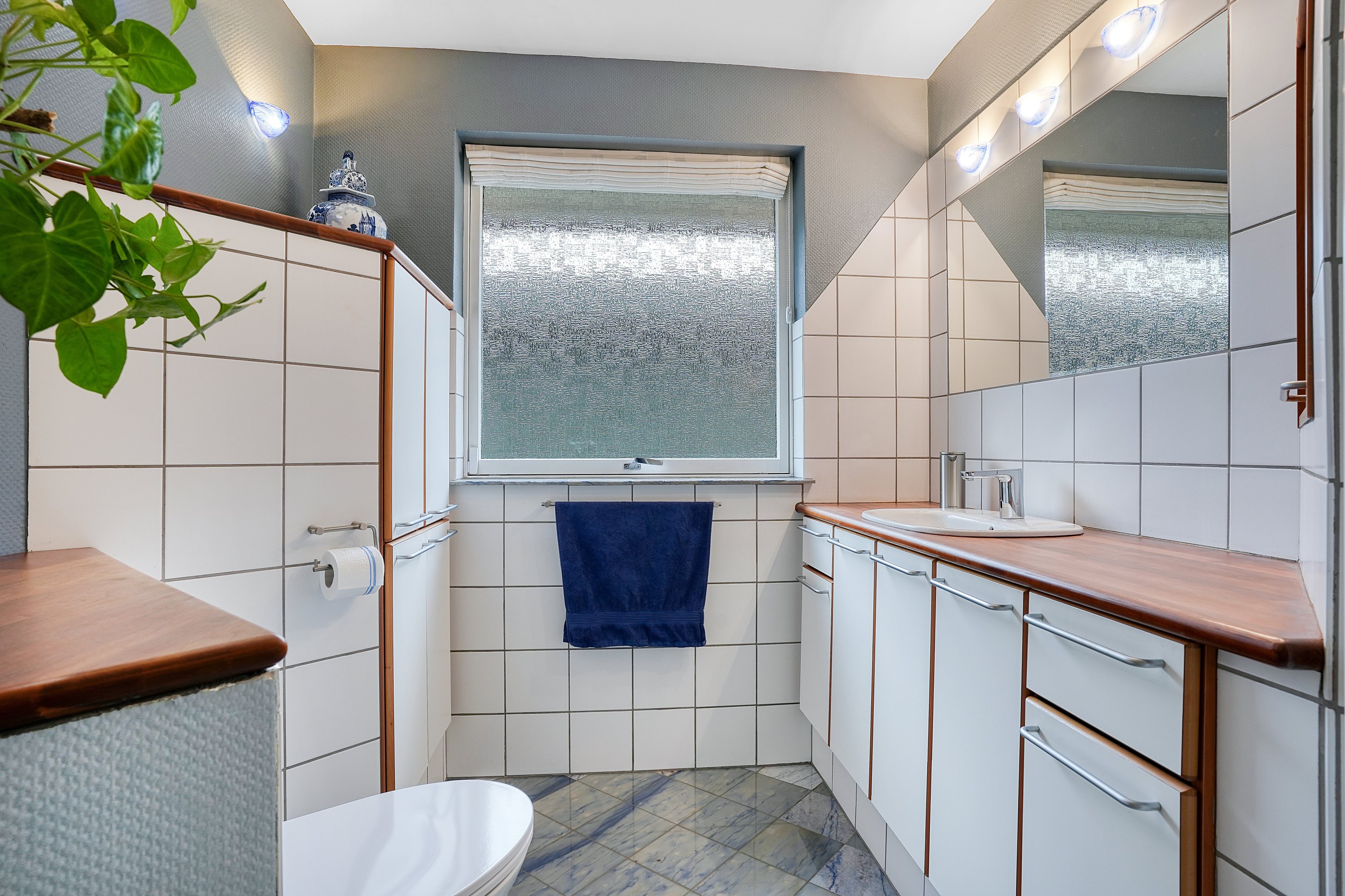 Fremhævet wc billede i fuldskærmstilstand. Billede af Skolekrogen 10, 3500 Værløse