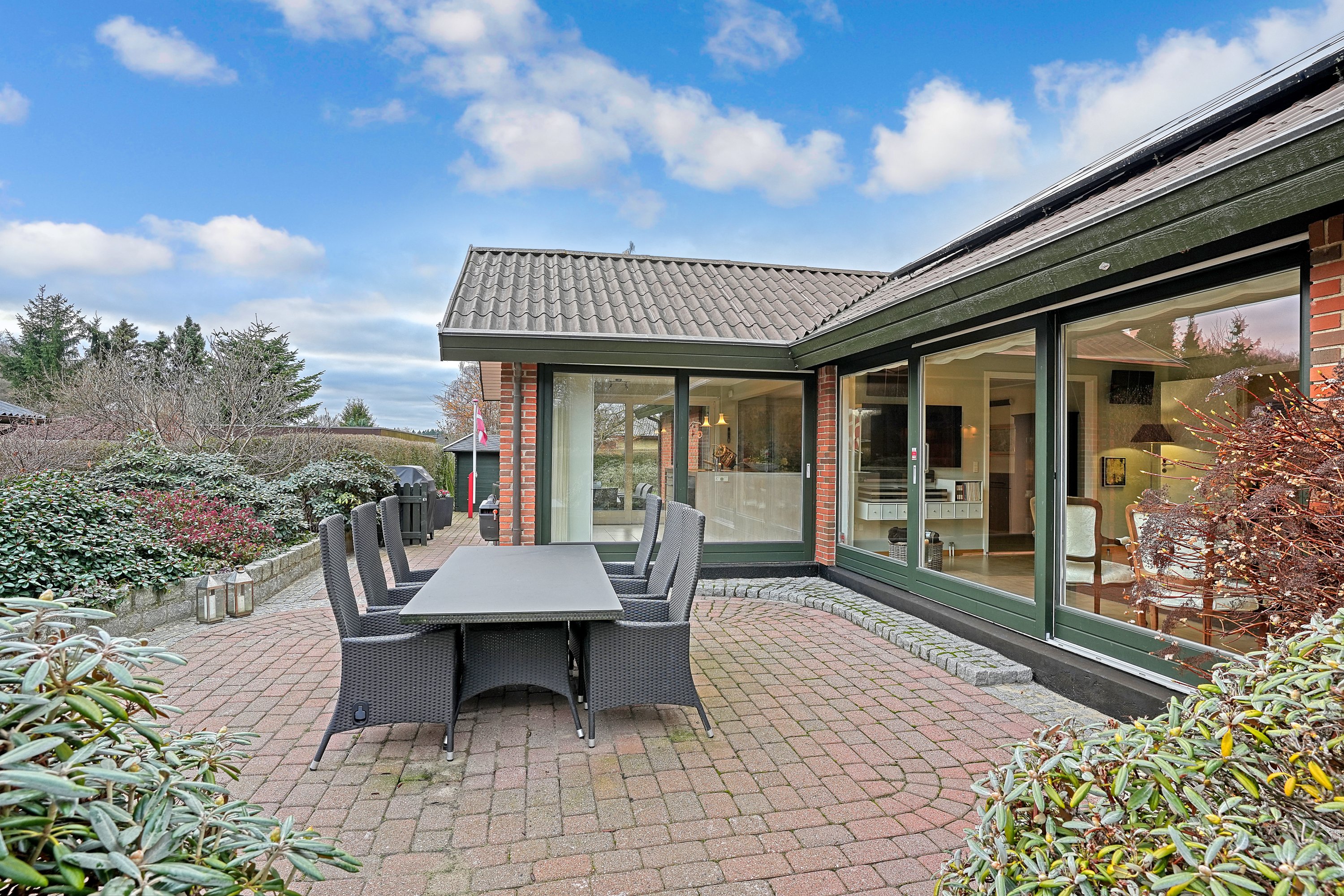 Fremhævet terrasse billede i fuldskærmstilstand. Billede af Skolekrogen 10, 3500 Værløse