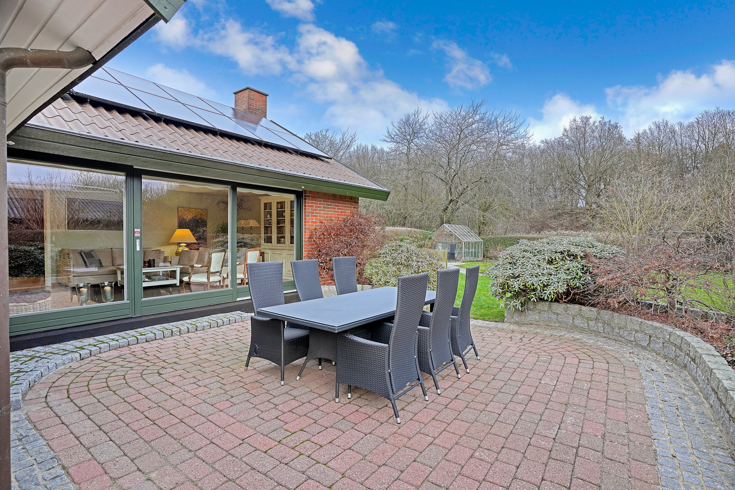 Fremhævet terrasse billede i fuldskærmstilstand. Billede af Skolekrogen 10, 3500 Værløse