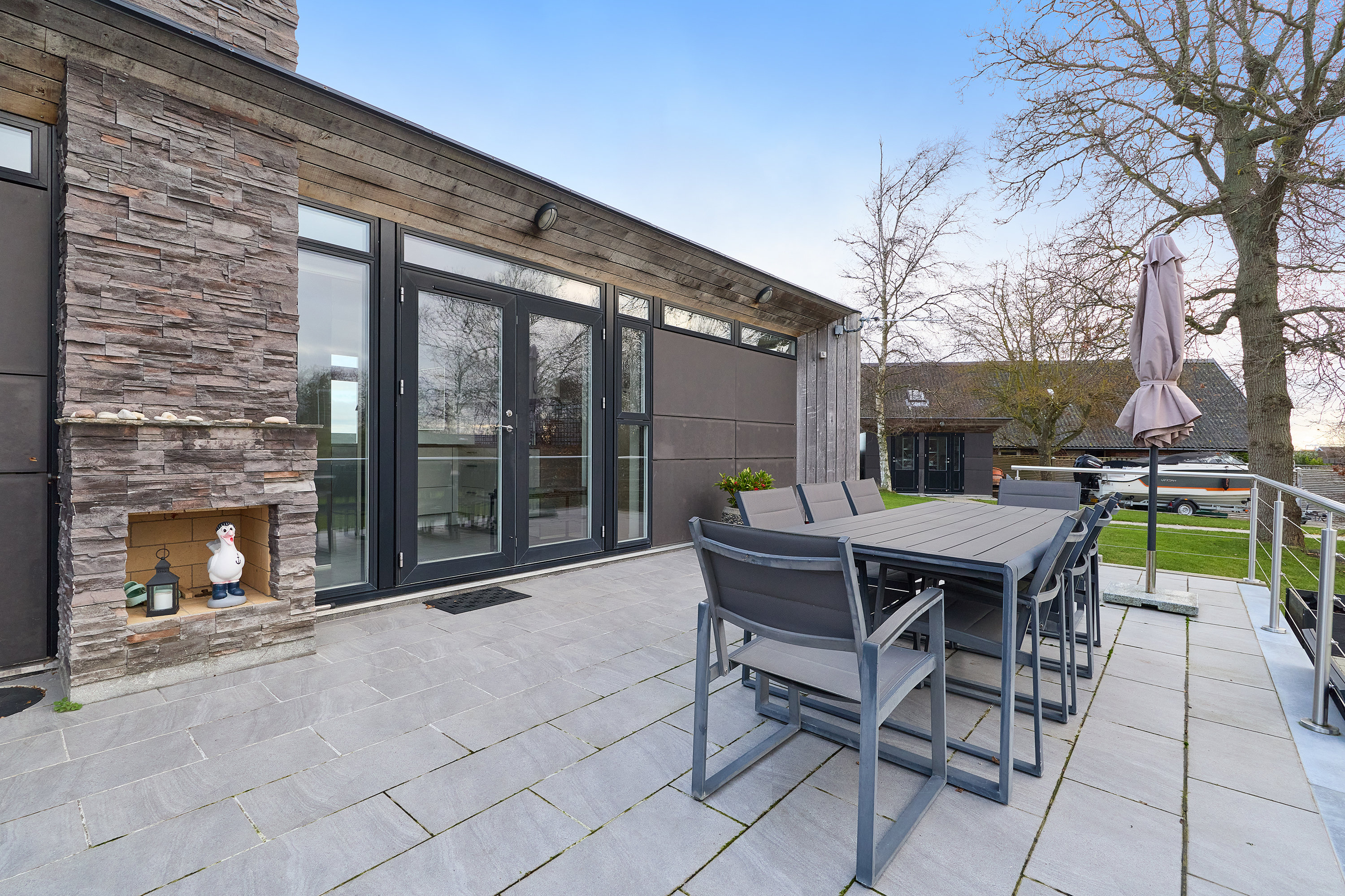 Fremhævet terrasse billede i fuldskærmstilstand. Billede af Nordhøjvej 37, 3250 Gilleleje