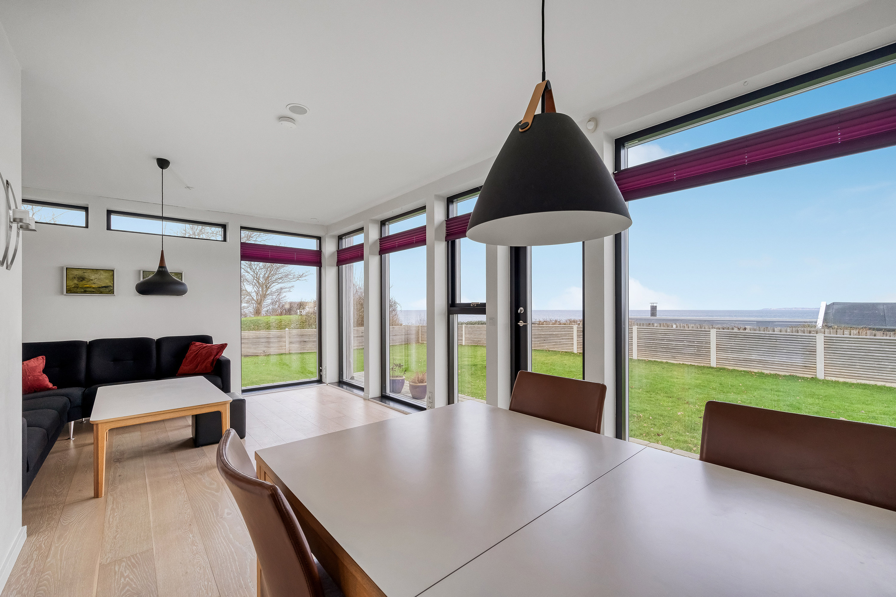 Fremhævet stue billede i fuldskærmstilstand. Billede af Nordhøjvej 37, 3250 Gilleleje