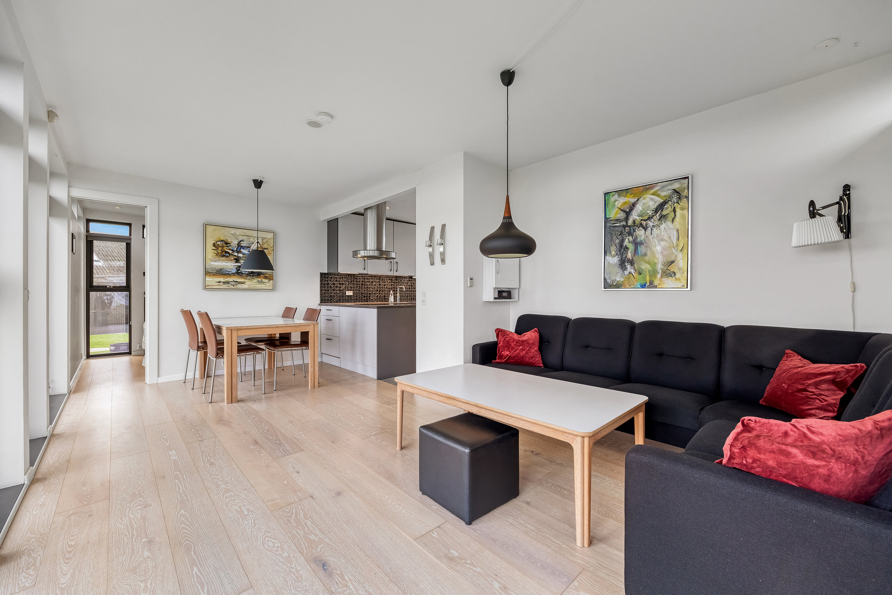 Fremhævet stue billede i fuldskærmstilstand. Billede af Nordhøjvej 37, 3250 Gilleleje