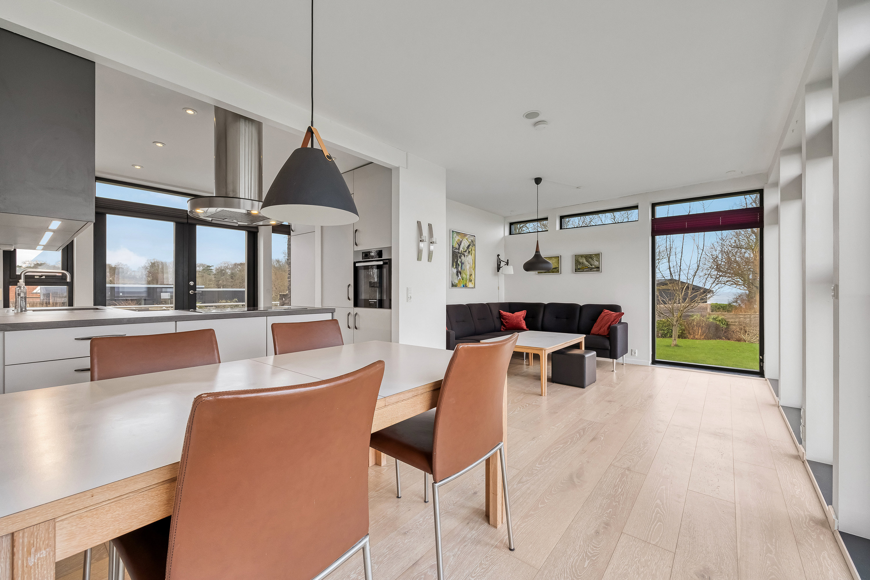 Fremhævet stue billede i fuldskærmstilstand. Billede af Nordhøjvej 37, 3250 Gilleleje