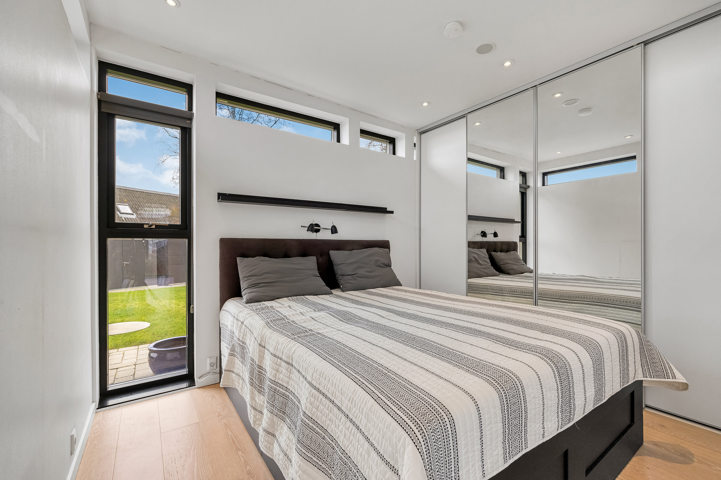 Fremhævet soveværelse billede i fuldskærmstilstand. Billede af Nordhøjvej 37, 3250 Gilleleje