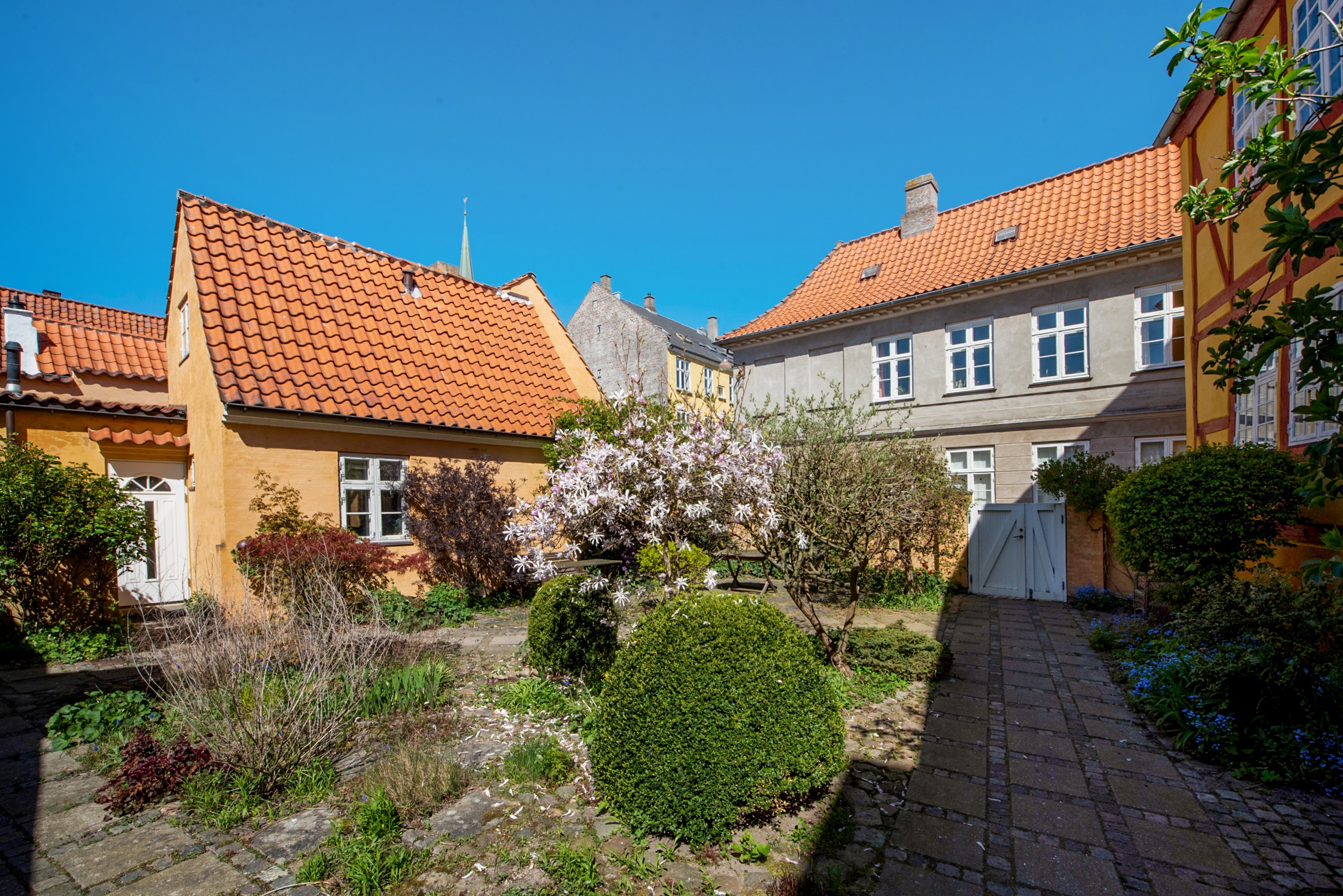 Miniaturebillede 1: ejendommen. Billede af Kirkestræde 1C, 3000 Helsingør