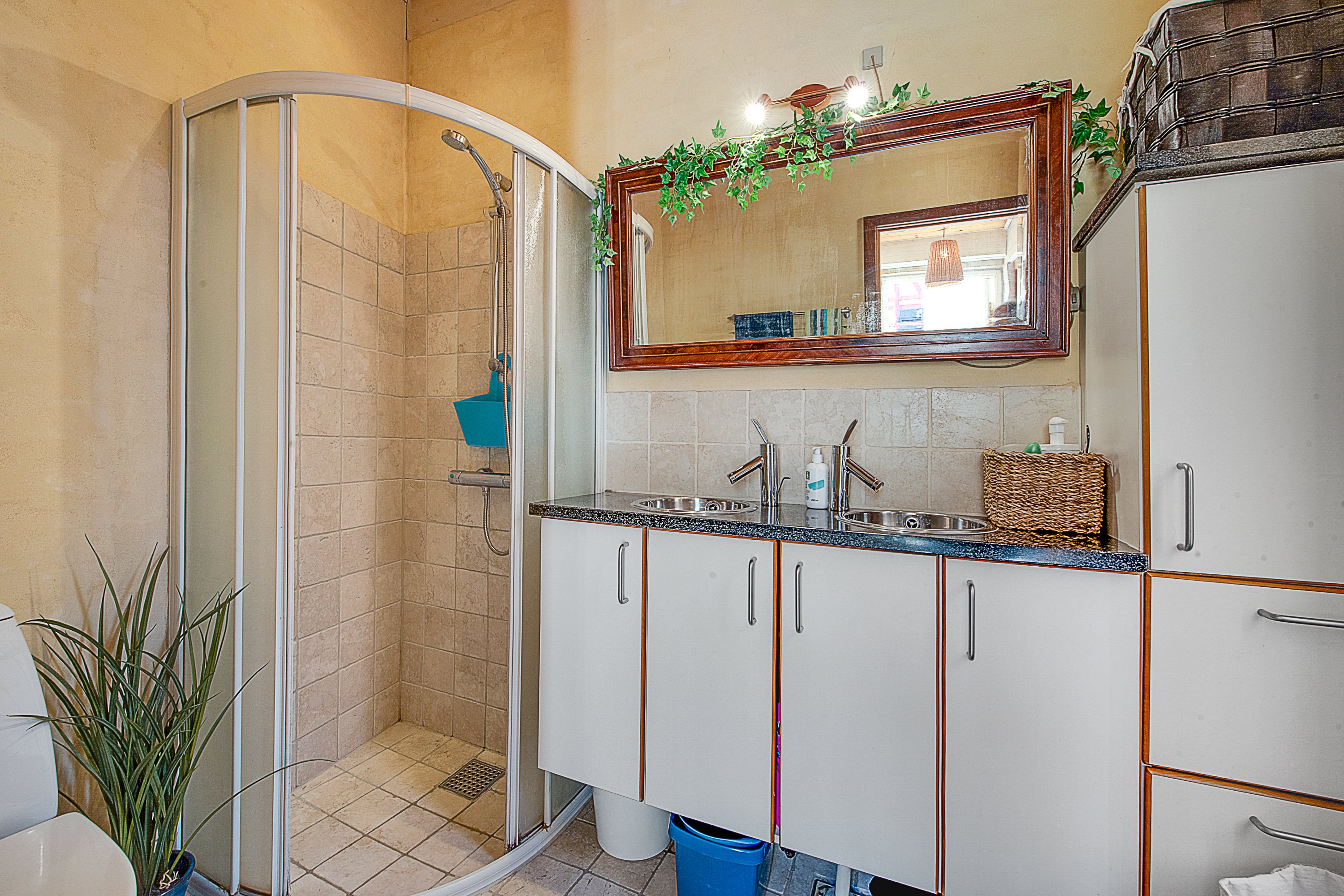 Fremhævet badeværelse billede i fuldskærmstilstand. Billede af Kirkestræde 1C, 3000 Helsingør