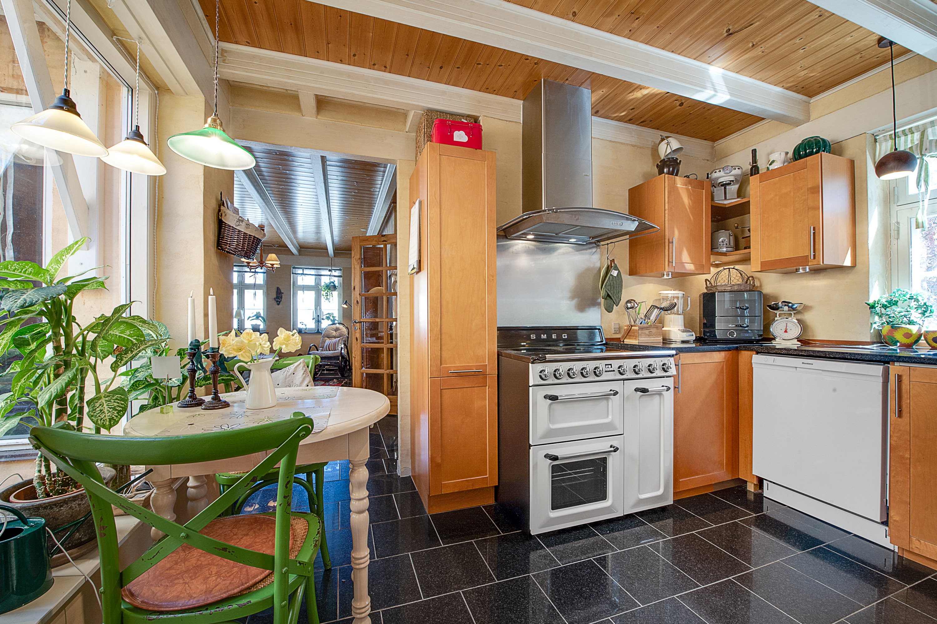 Fremhævet køkken billede i fuldskærmstilstand. Billede af Kirkestræde 1C, 3000 Helsingør