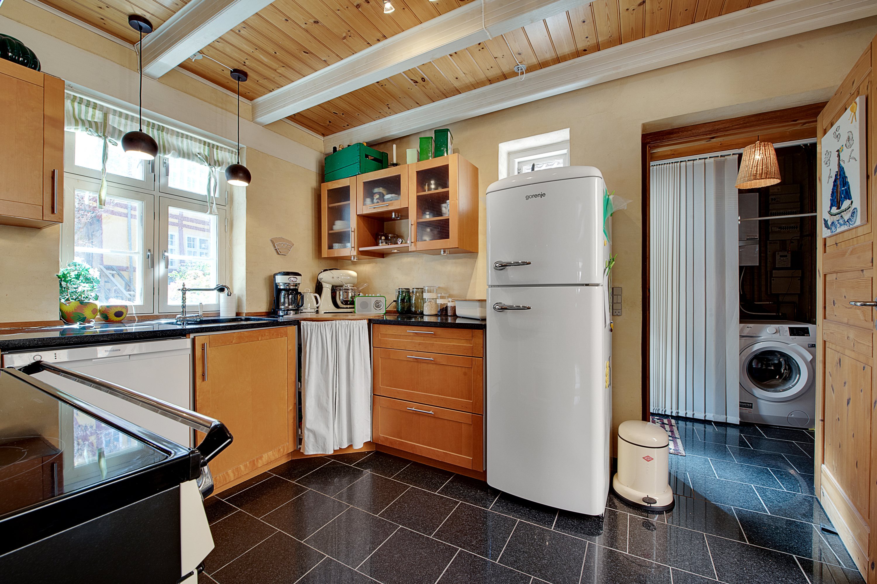 Fremhævet køkken billede i fuldskærmstilstand. Billede af Kirkestræde 1C, 3000 Helsingør