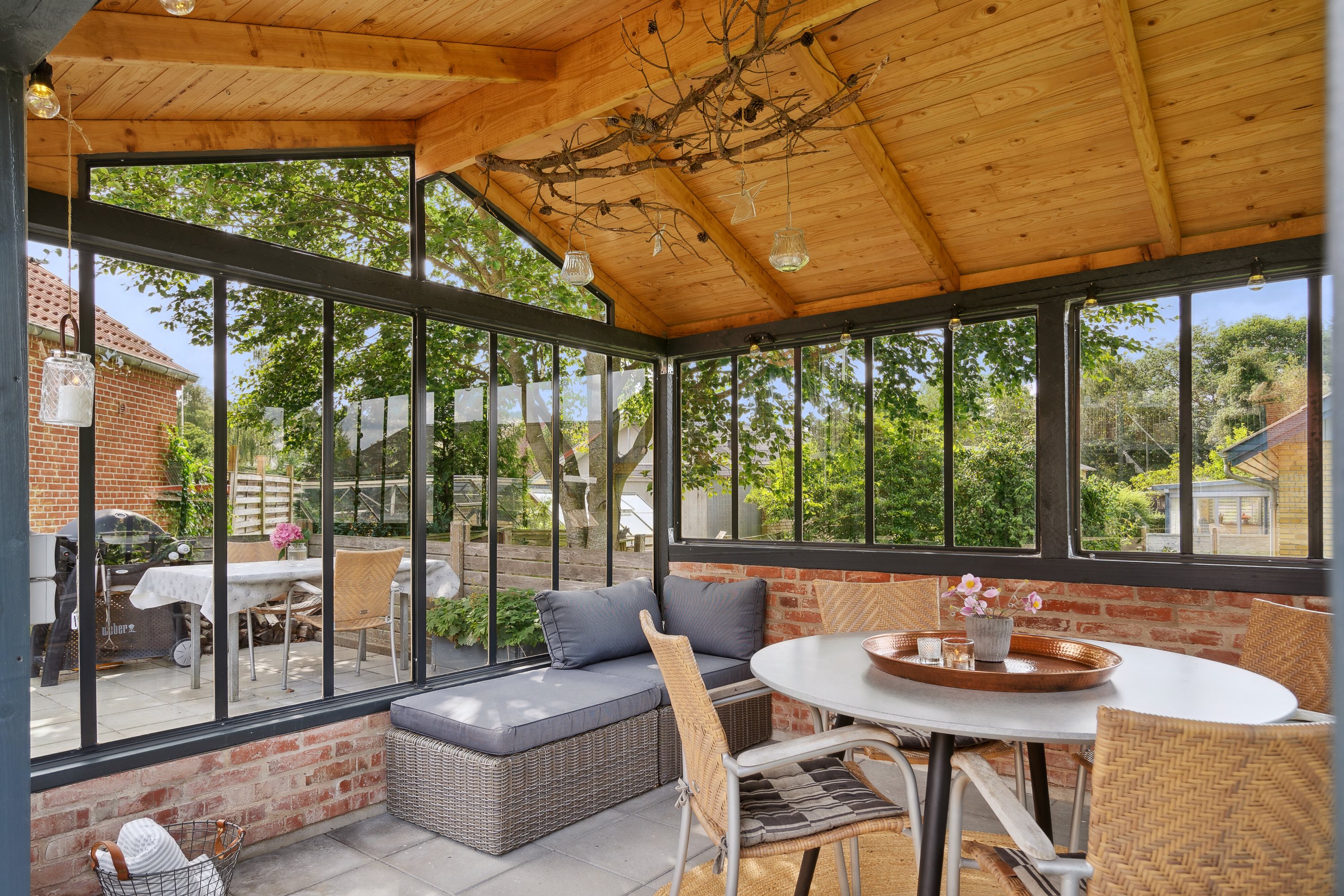 Fremhævet udestue billede i fuldskærmstilstand. Billede af Hovedgaden 48, 8860 Ulstrup