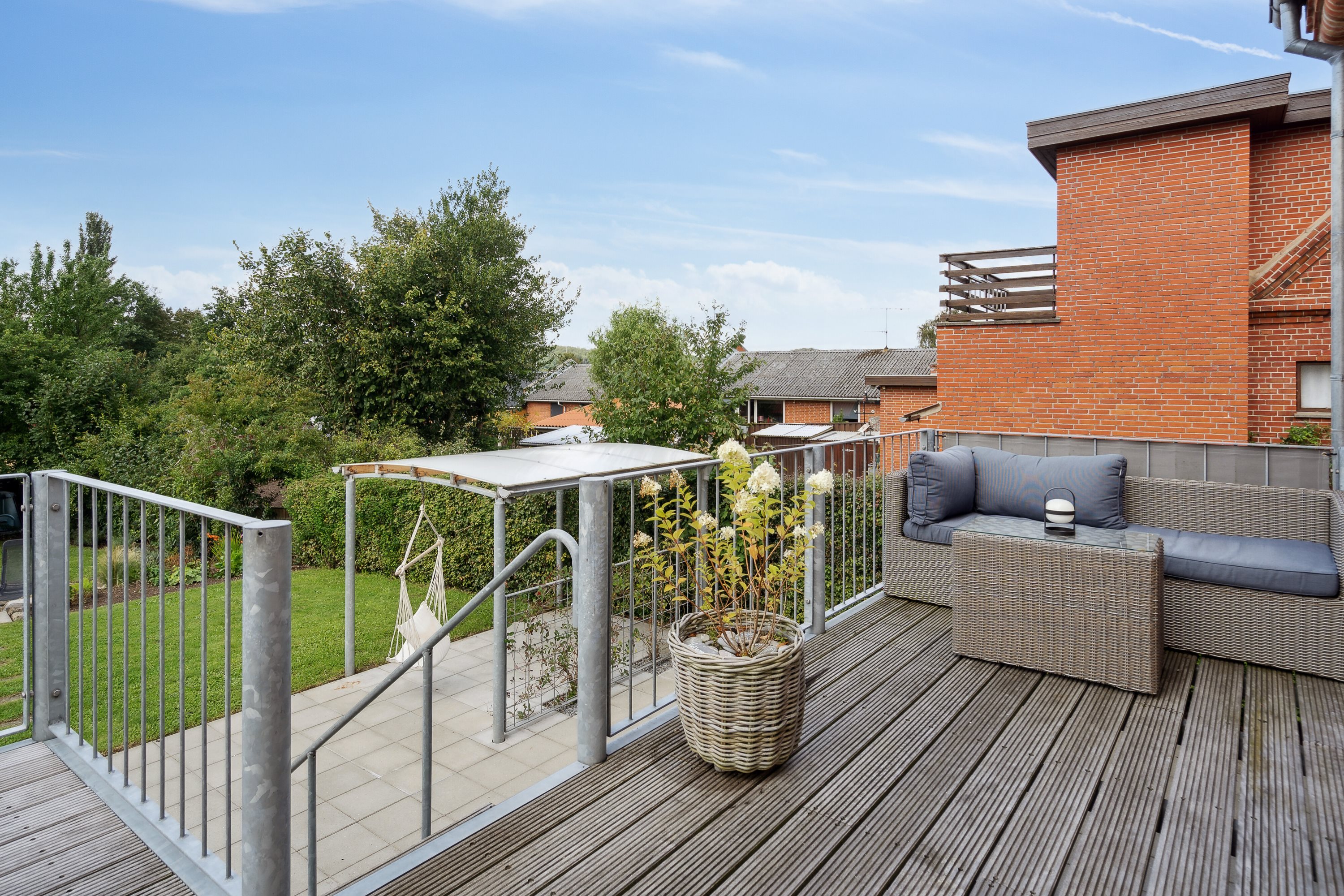 Fremhævet udendørs billede i fuldskærmstilstand. Billede af Hovedgaden 48, 8860 Ulstrup