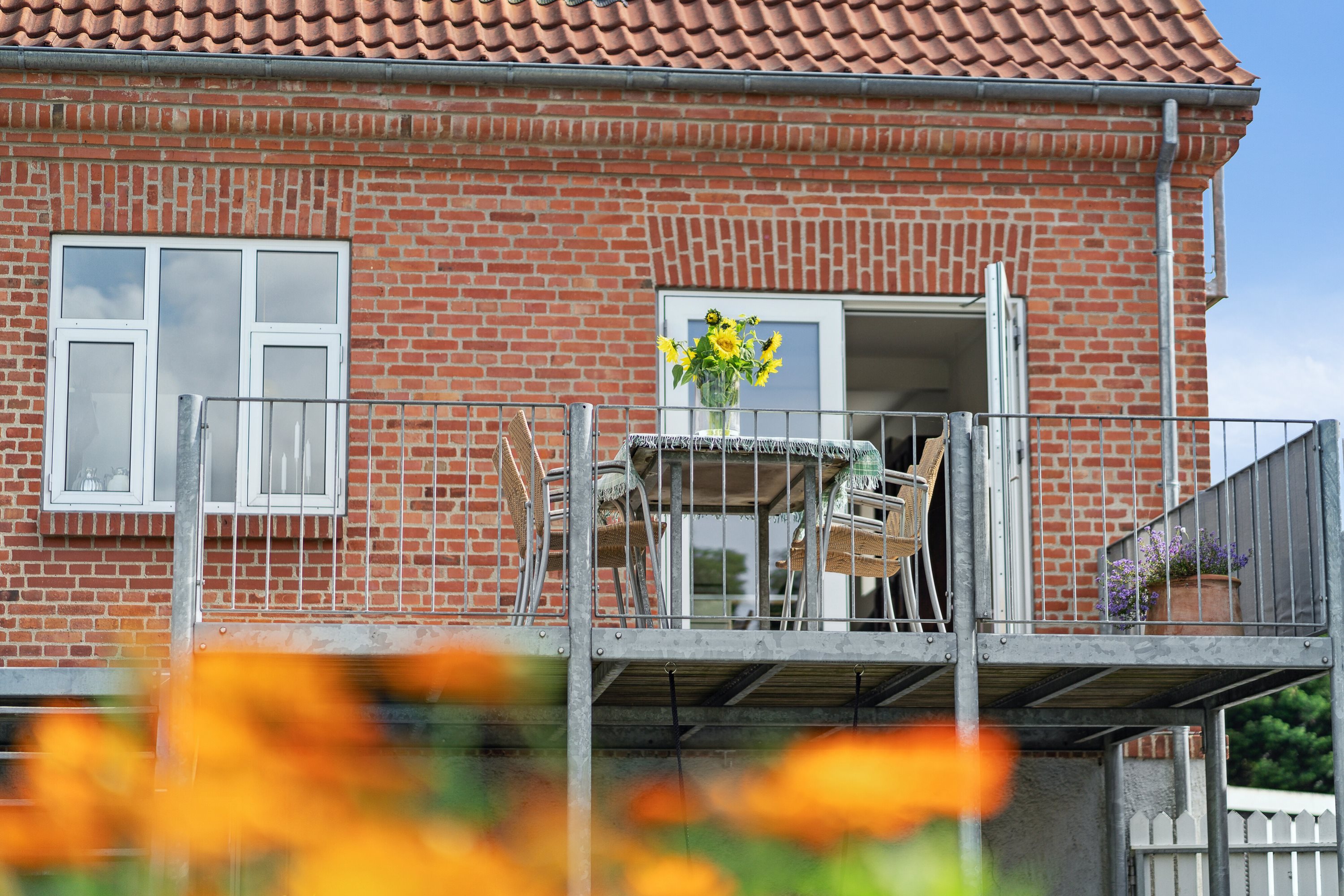 Fremhævet udendørs billede i fuldskærmstilstand. Billede af Hovedgaden 48, 8860 Ulstrup