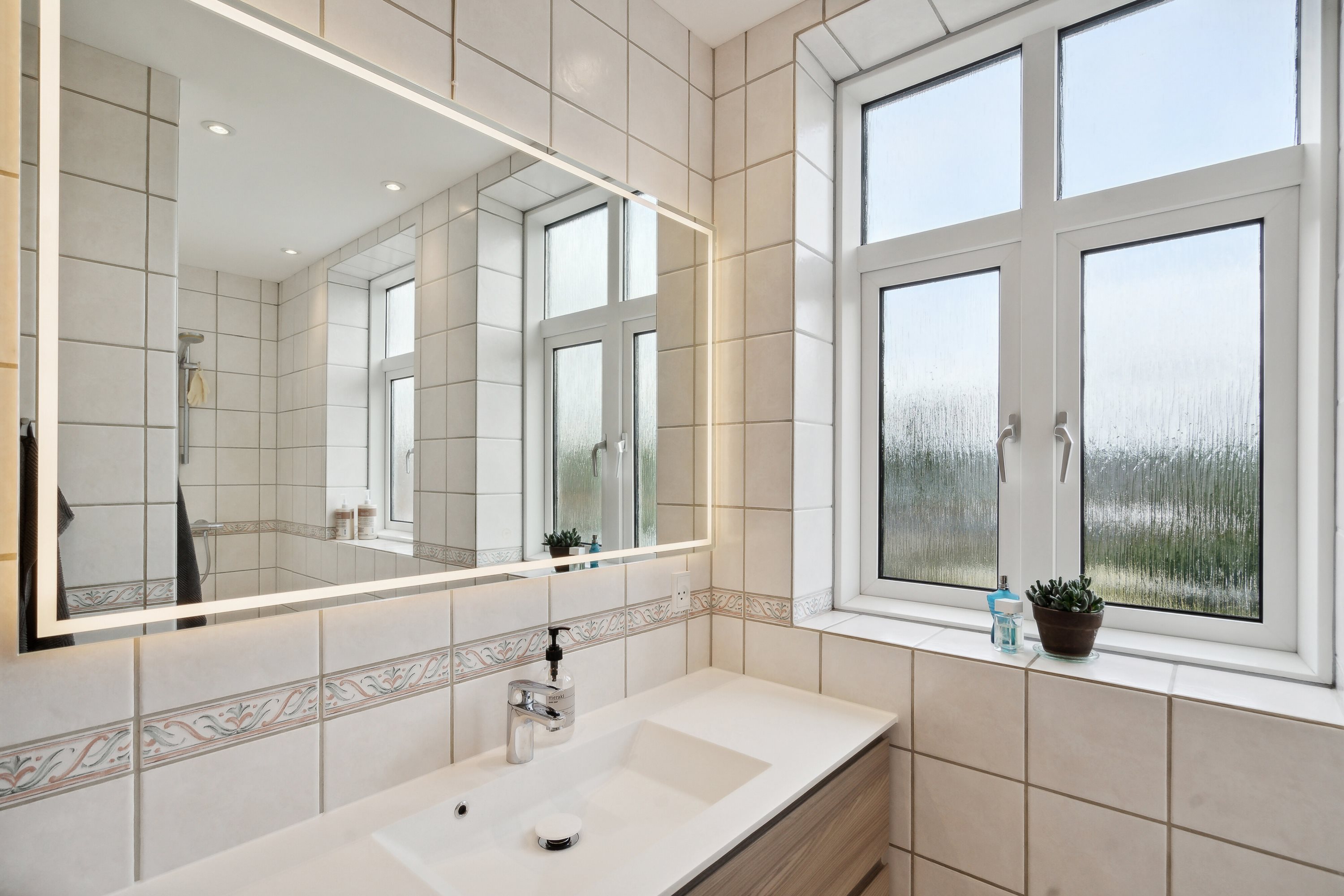 Fremhævet badeværelse billede i fuldskærmstilstand. Billede af Hovedgaden 48, 8860 Ulstrup