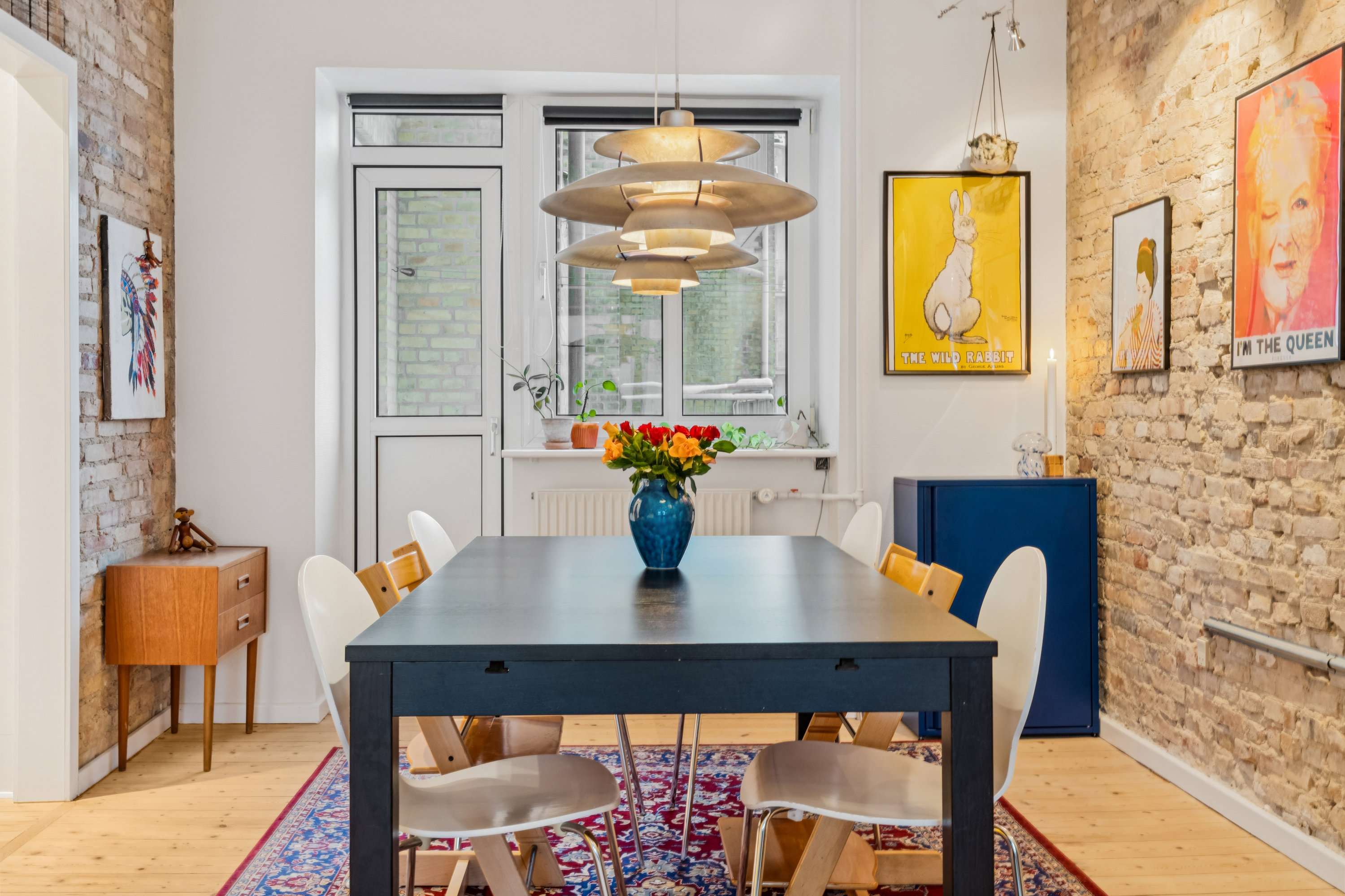 Fremhævet stue billede i fuldskærmstilstand. Billede af Europa Plads 4B, 1. th., 9000 Aalborg