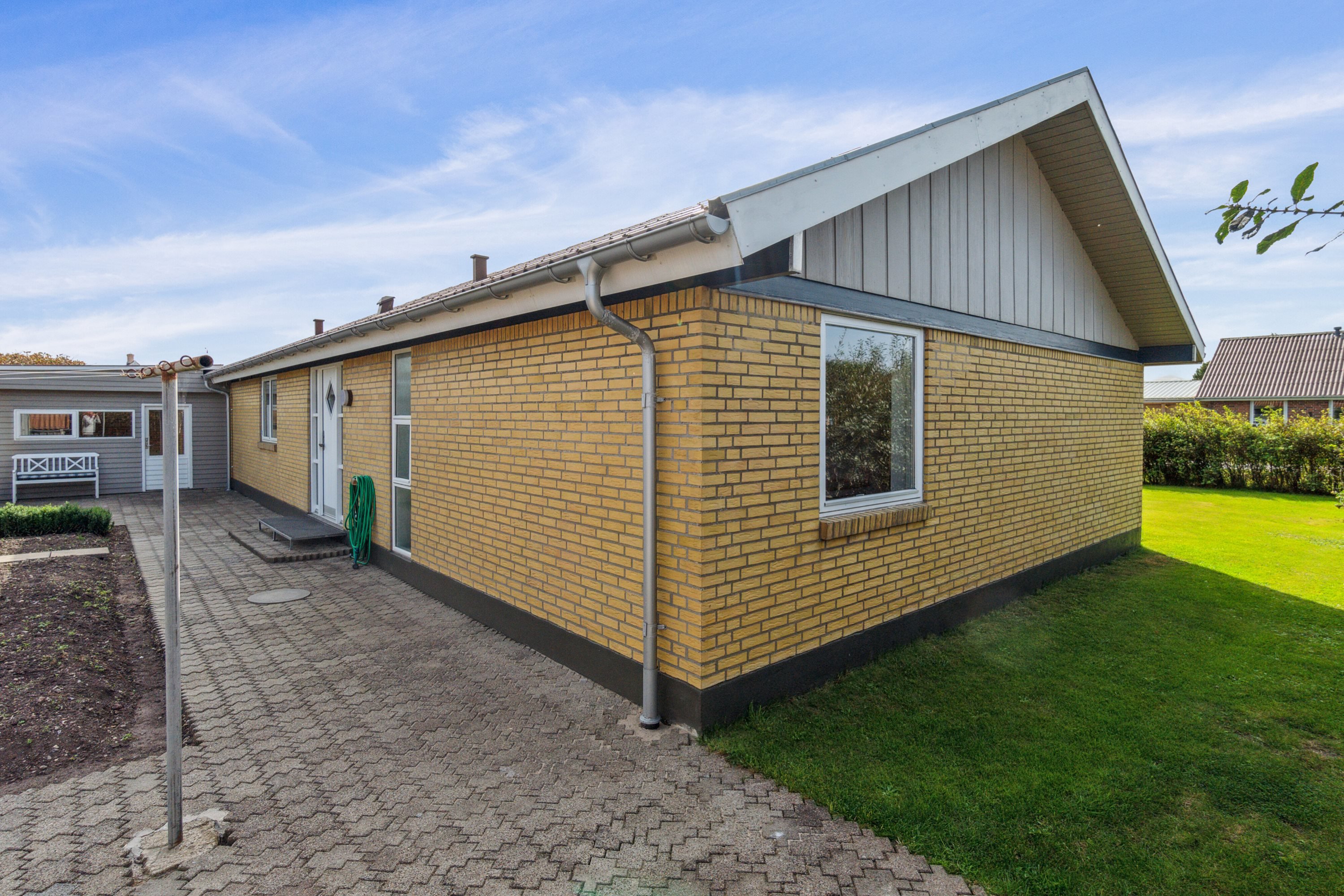 Fremhævet set fra haven billede i fuldskærmstilstand. Billede af Kjærkbak 9, Klitmøller, 7700 Thisted