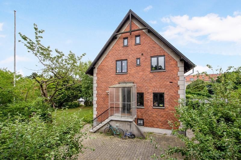 Fremhævet  billede i fuldskærmstilstand. Billede af Emdrup Kærvej 3, 1., 2400 København NV