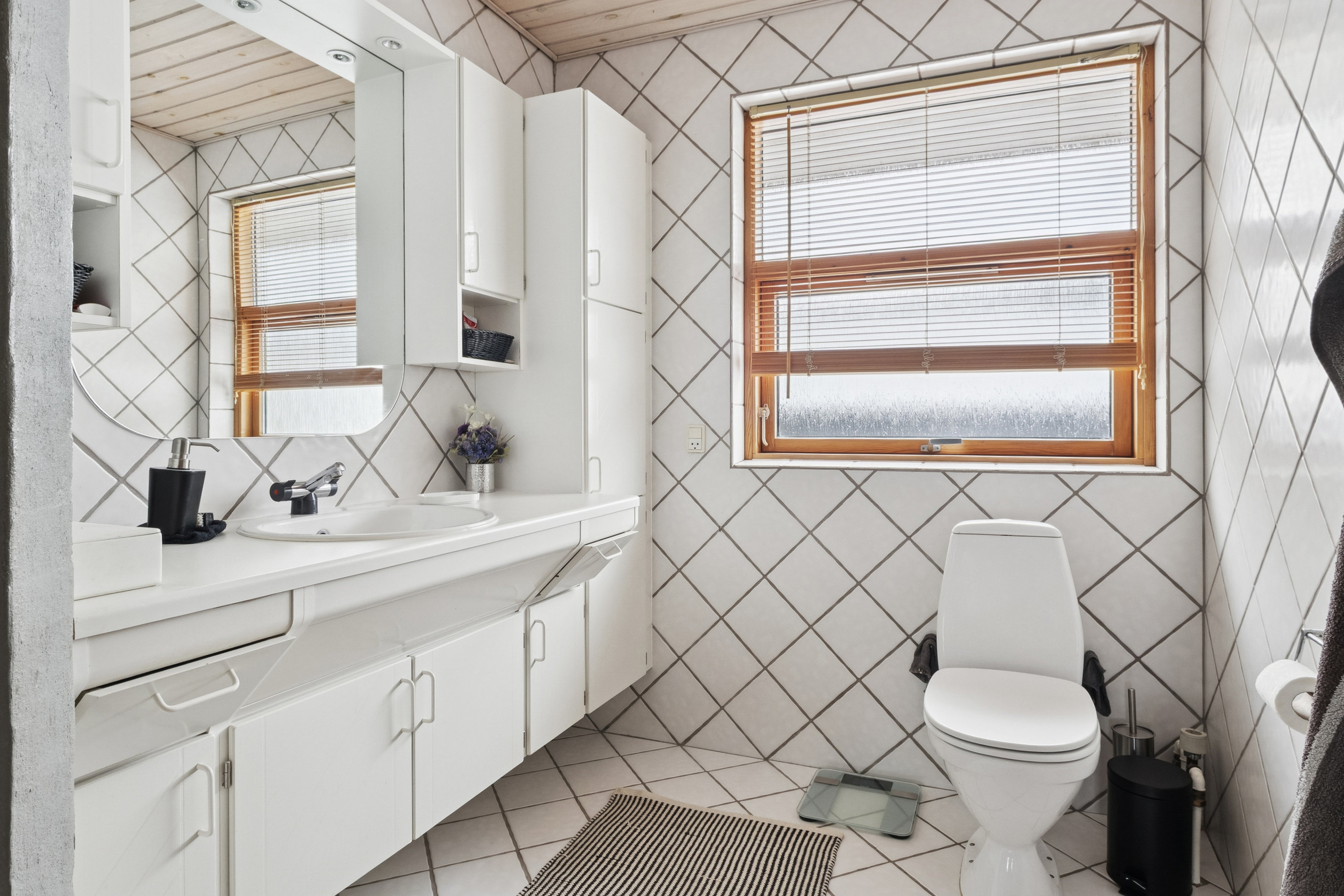 Fremhævet badeværelse billede i fuldskærmstilstand. Billede af Kokildedalen 9, 8800 Viborg