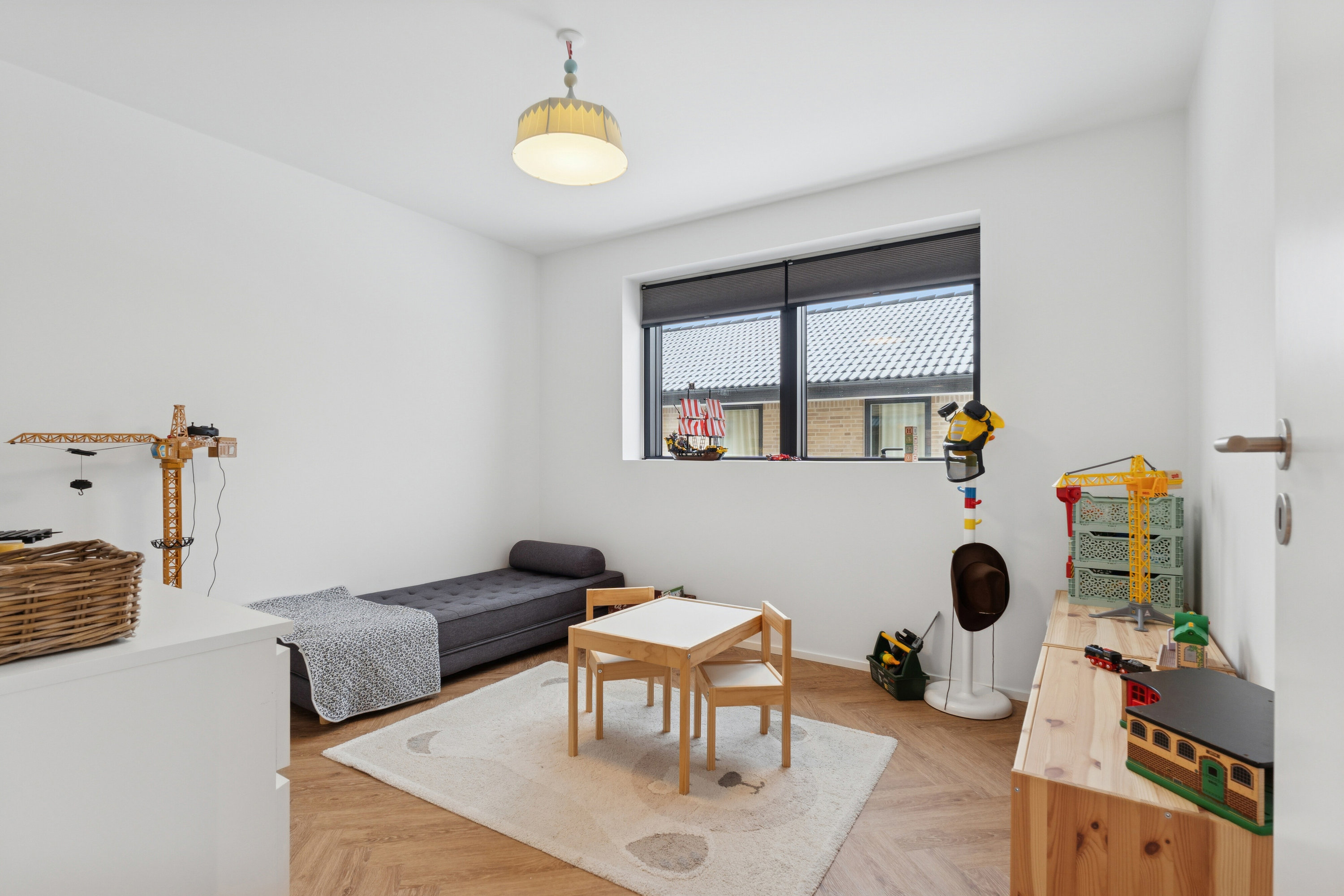 Fremhævet soveværelse billede i fuldskærmstilstand. Billede af Karen Billes Vej 45, 5700 Svendborg