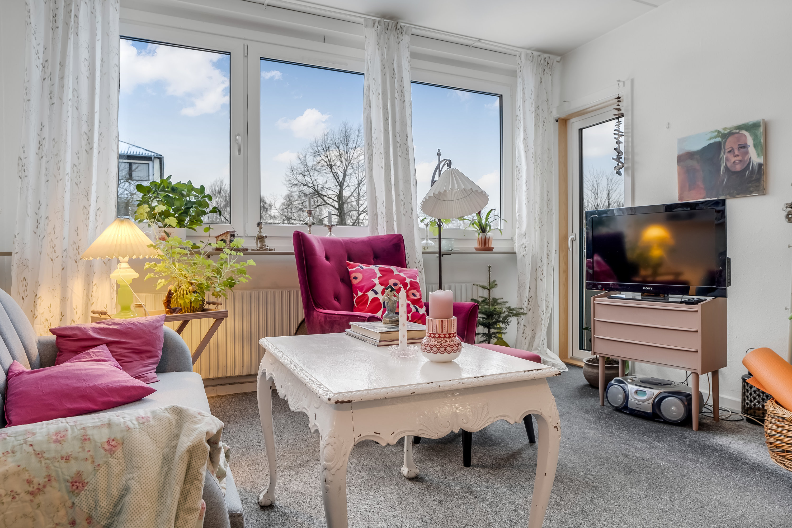 Fremhævet stue billede i fuldskærmstilstand. Billede af Kongensgavevej 51, st.. tv., 3200 Helsinge