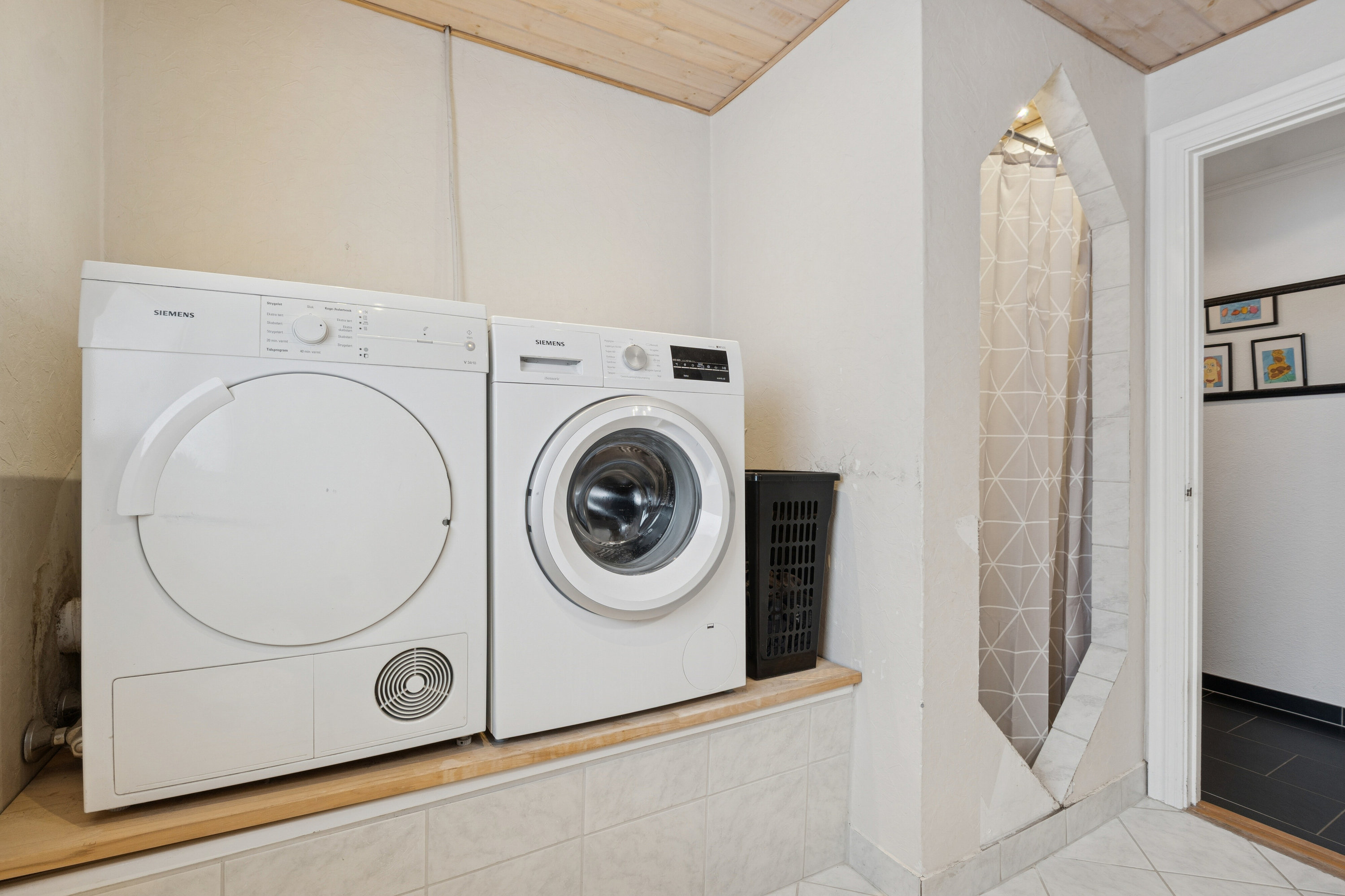 Fremhævet badeværelse billede i fuldskærmstilstand. Billede af Gl Hirtshalsvej 18B, Vidstrup, 9800 Hjørring