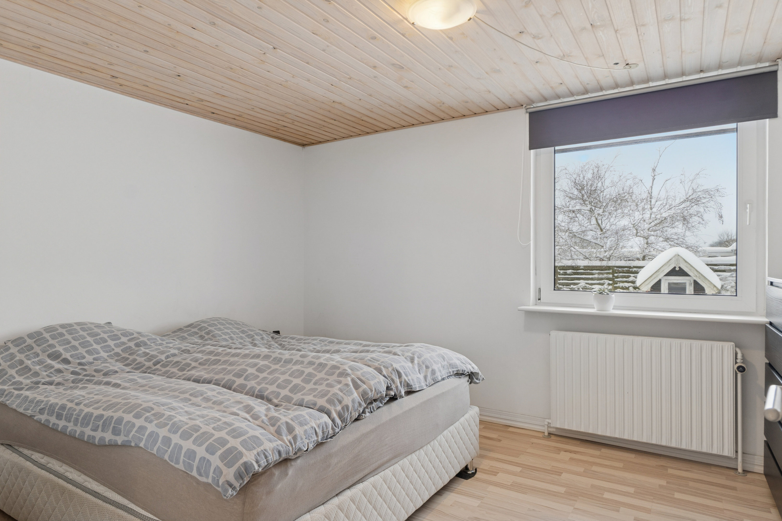 Fremhævet soveværelse billede i fuldskærmstilstand. Billede af Gl Hirtshalsvej 18B, Vidstrup, 9800 Hjørring