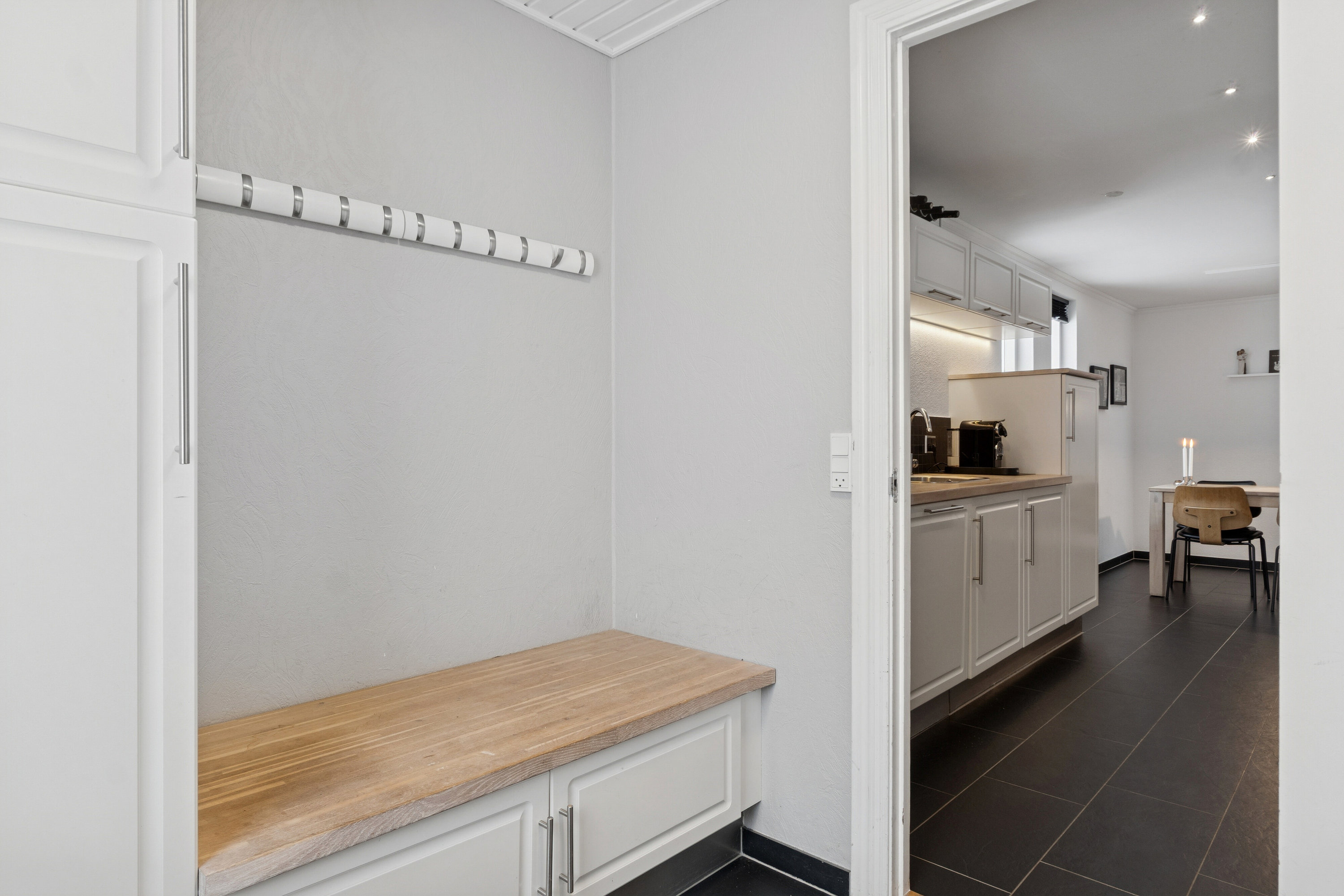 Fremhævet entre billede i fuldskærmstilstand. Billede af Gl Hirtshalsvej 18B, Vidstrup, 9800 Hjørring