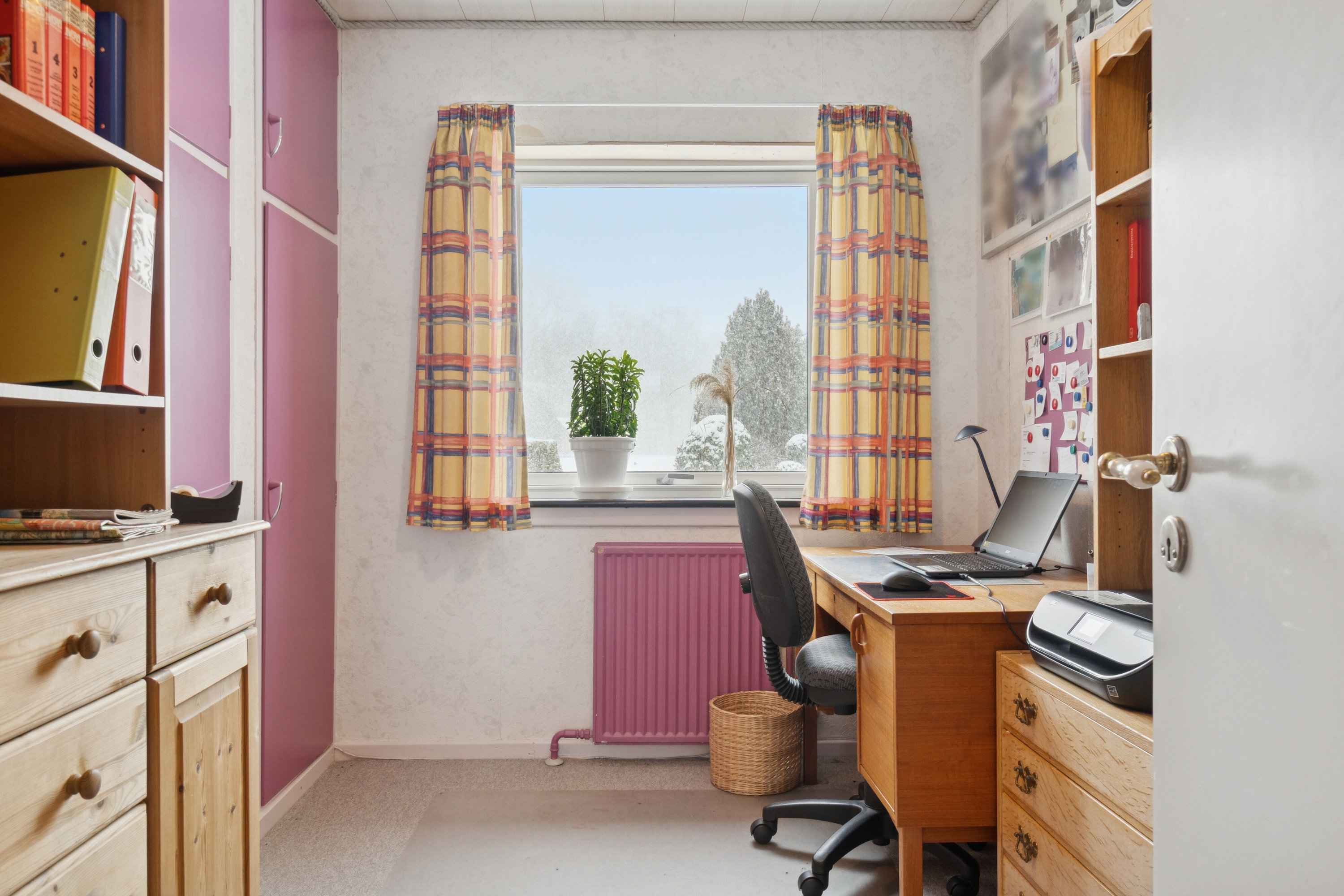 Fremhævet arbejdsværelse billede i fuldskærmstilstand. Billede af Holmevej 23, Næstelsø, 4700 Næstved