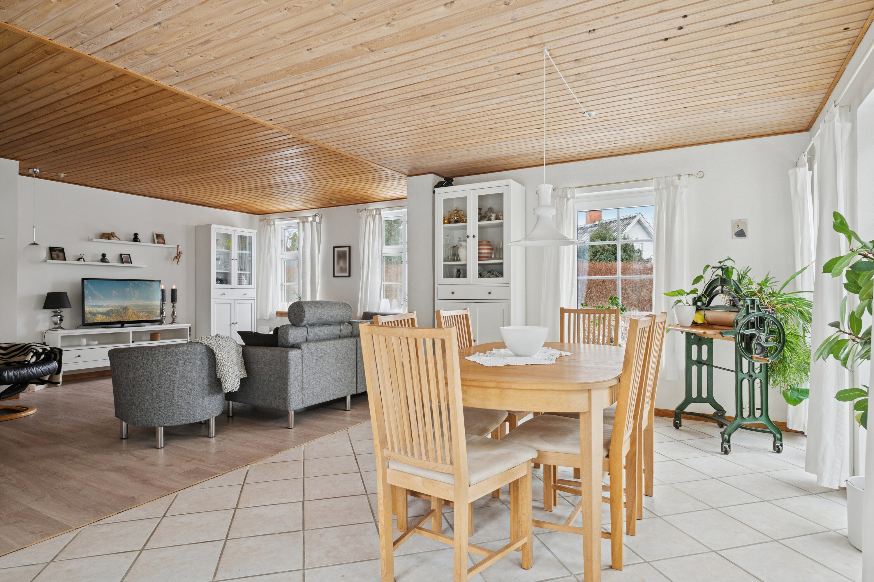 Fremhævet spisestue billede i fuldskærmstilstand. Billede af Gl Præstøvej 33, 4735 Mern