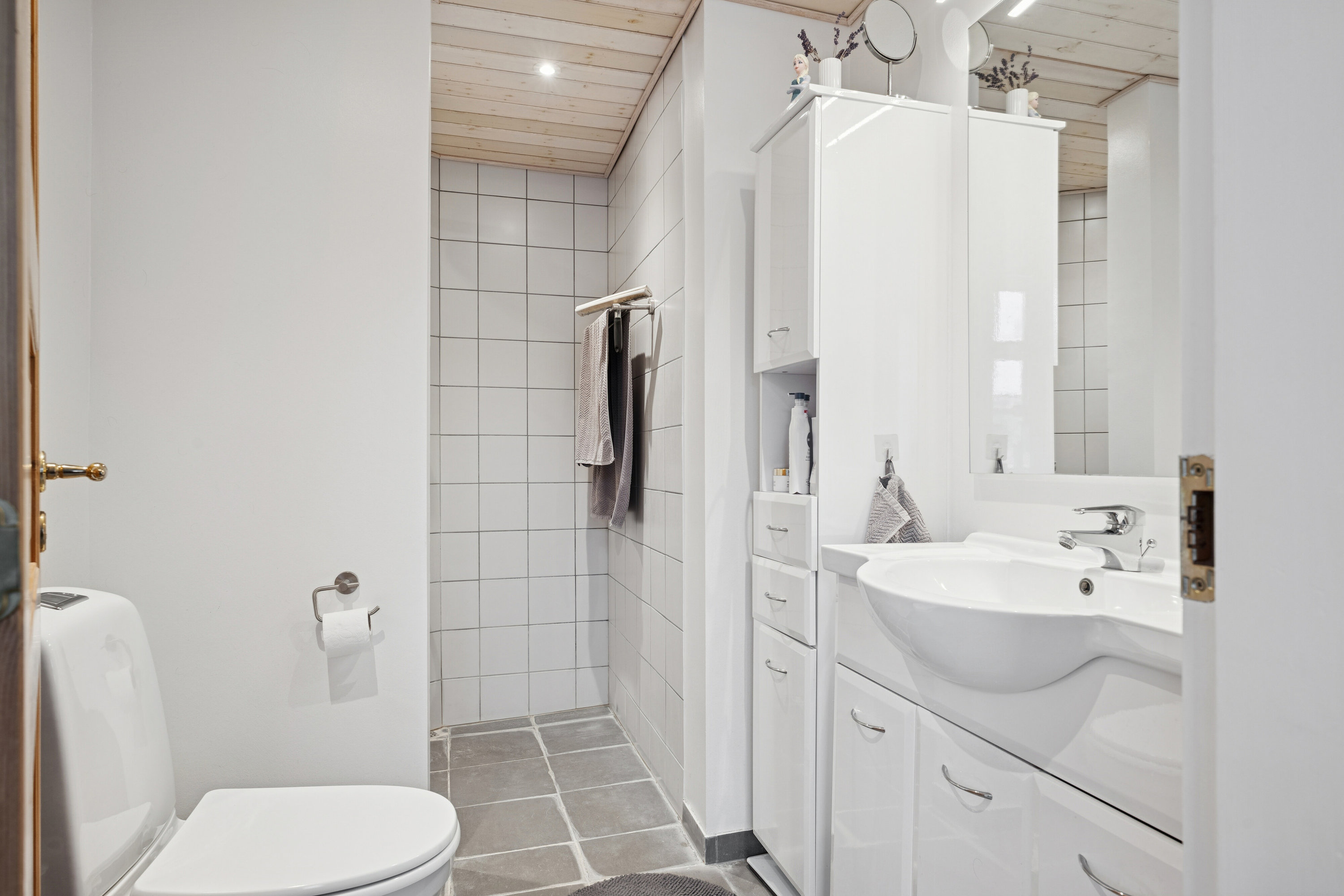 Fremhævet badeværelse billede i fuldskærmstilstand. Billede af Gl Præstøvej 33, 4735 Mern