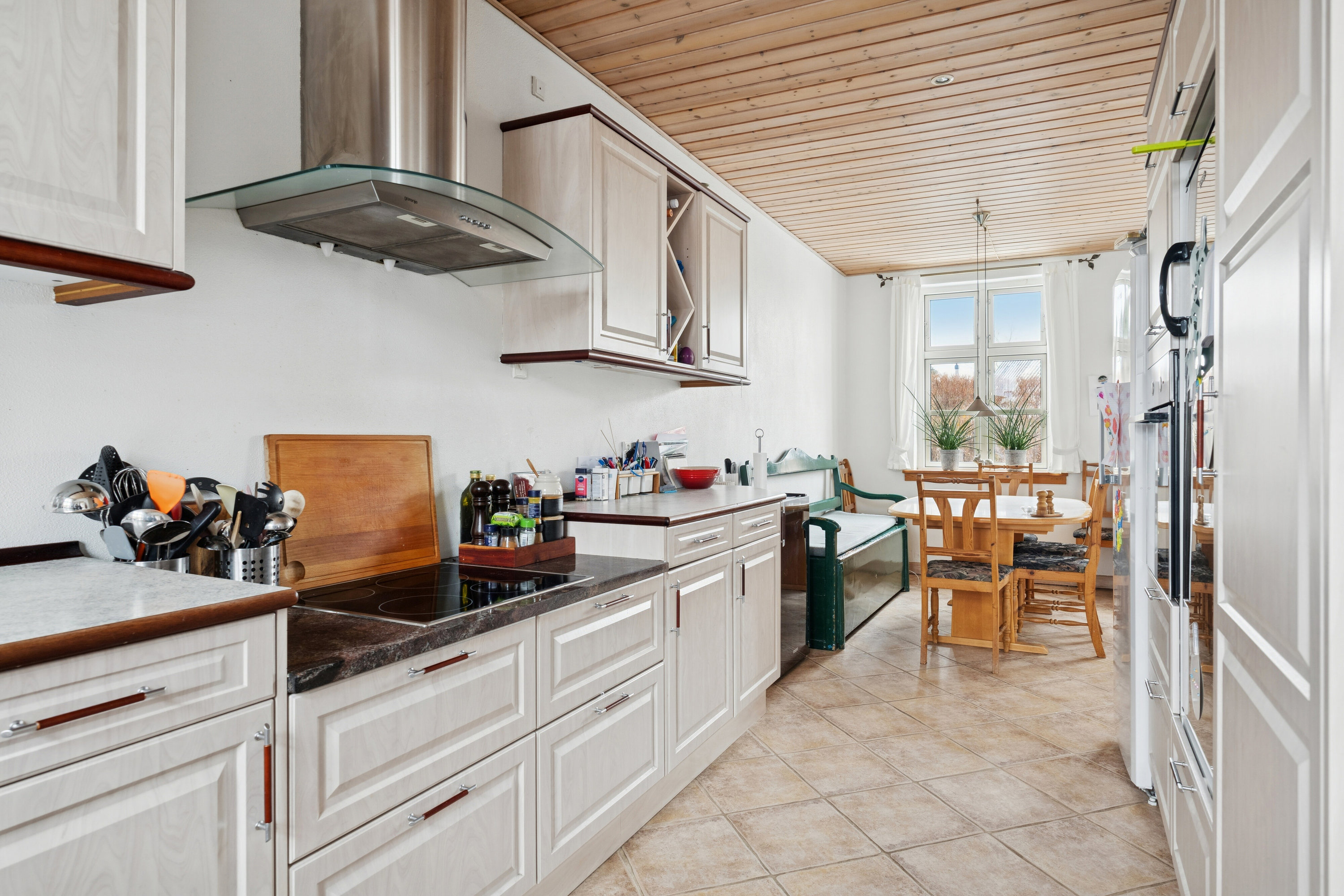 Fremhævet køkken billede i fuldskærmstilstand. Billede af Gl Præstøvej 33, 4735 Mern