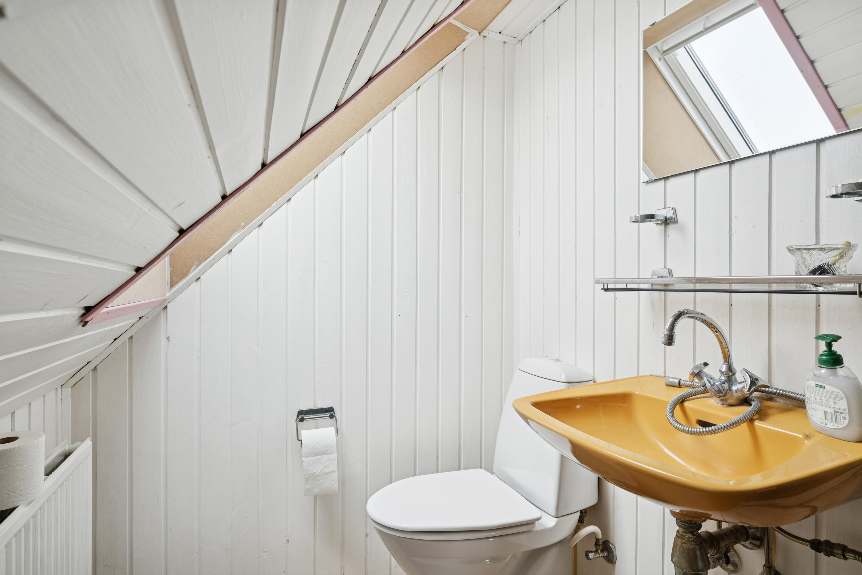 Fremhævet badeværelse billede i fuldskærmstilstand. Billede af Gl Præstøvej 33, 4735 Mern