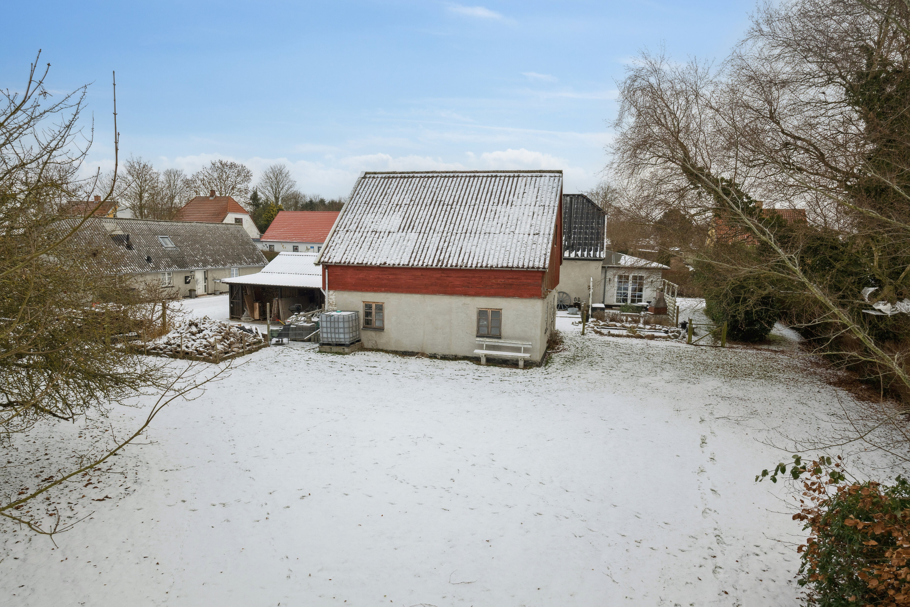 Fremhævet udendørs billede i fuldskærmstilstand. Billede af Gl Præstøvej 33, 4735 Mern