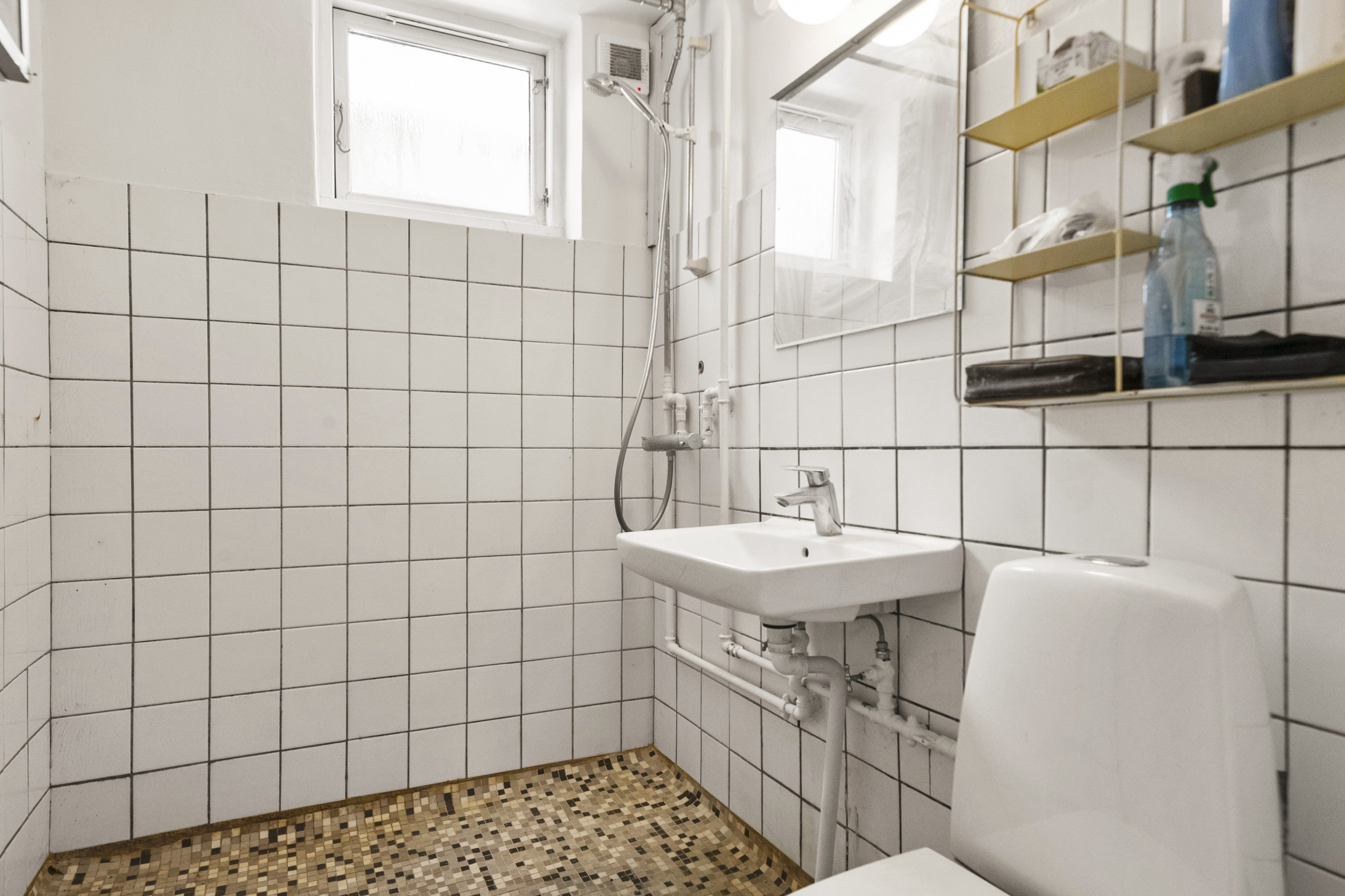 Fremhævet badeværelse billede i fuldskærmstilstand. Billede af Stockholmsgade 36, Christiansbjerg, 8200 Aarhus N